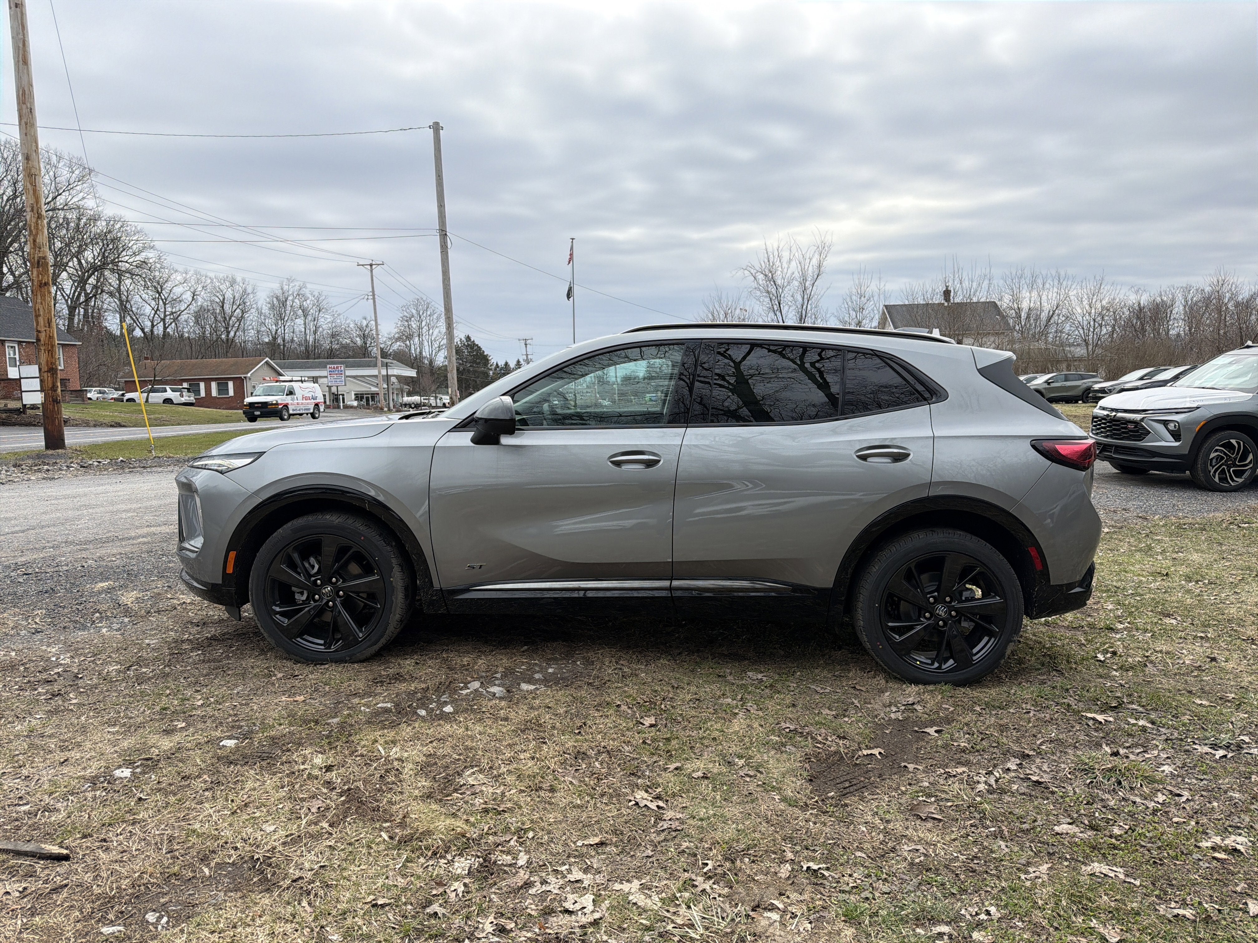 View vehicle photo 4