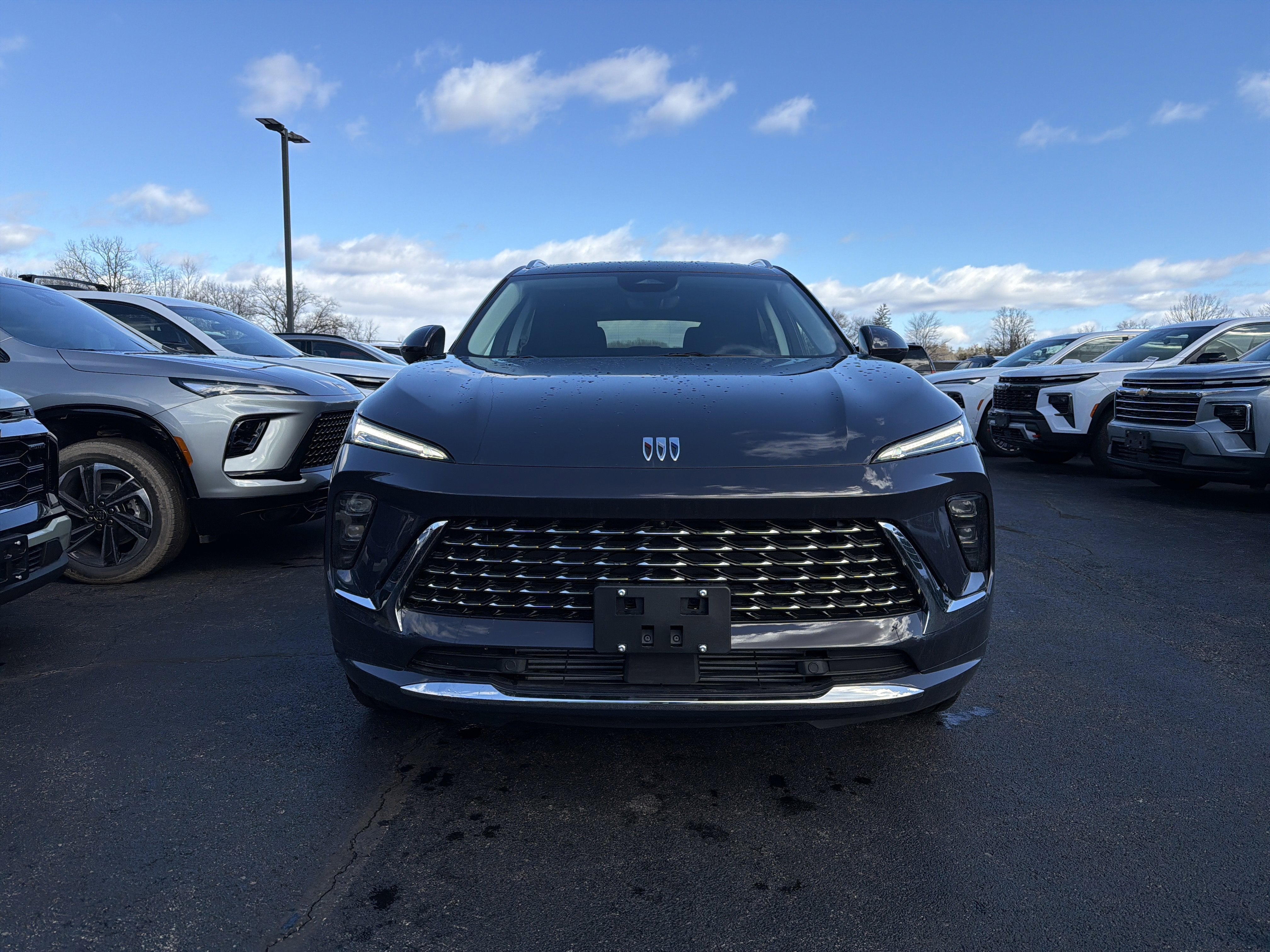 View vehicle photo 2