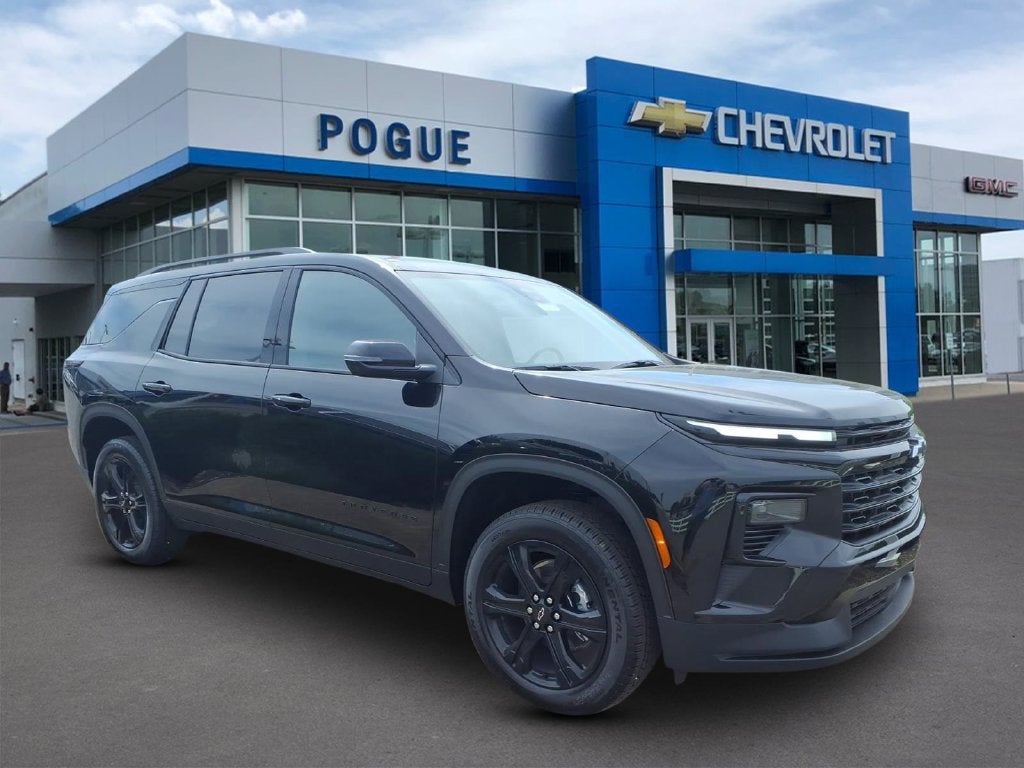 Mosaic Black Metallic 2027 Chevrolet Traverse SUV / Crossover Front-Wheel Drive Automatic