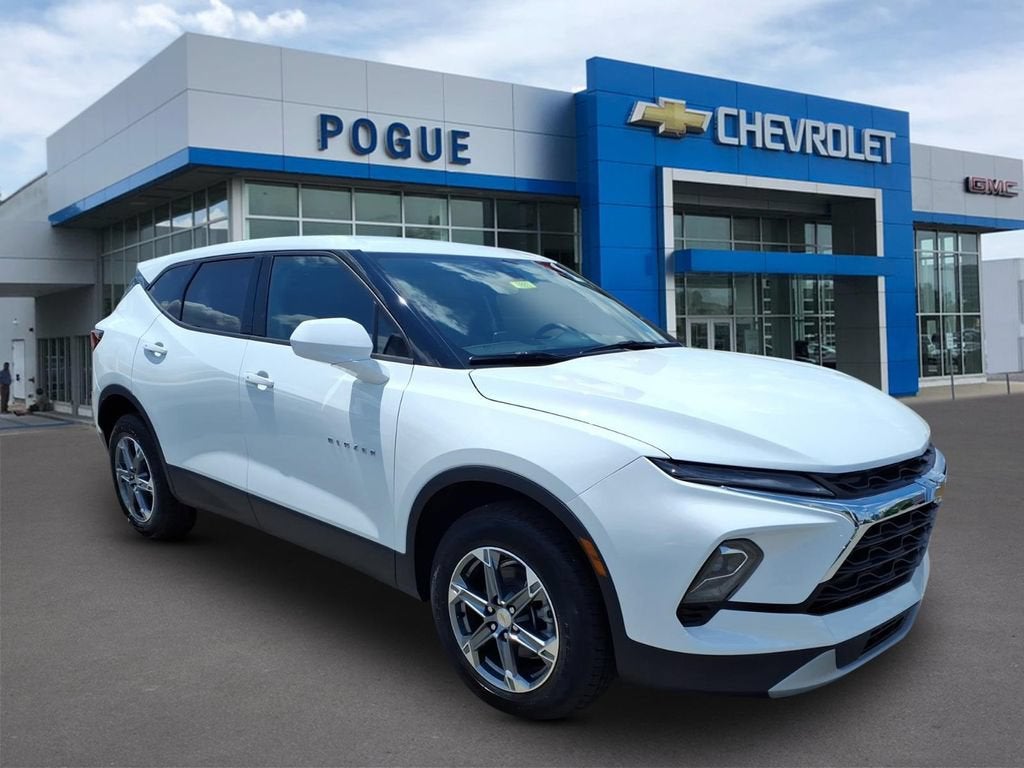 Summit White 2026 Chevrolet Blazer SUV / Crossover  Automatic