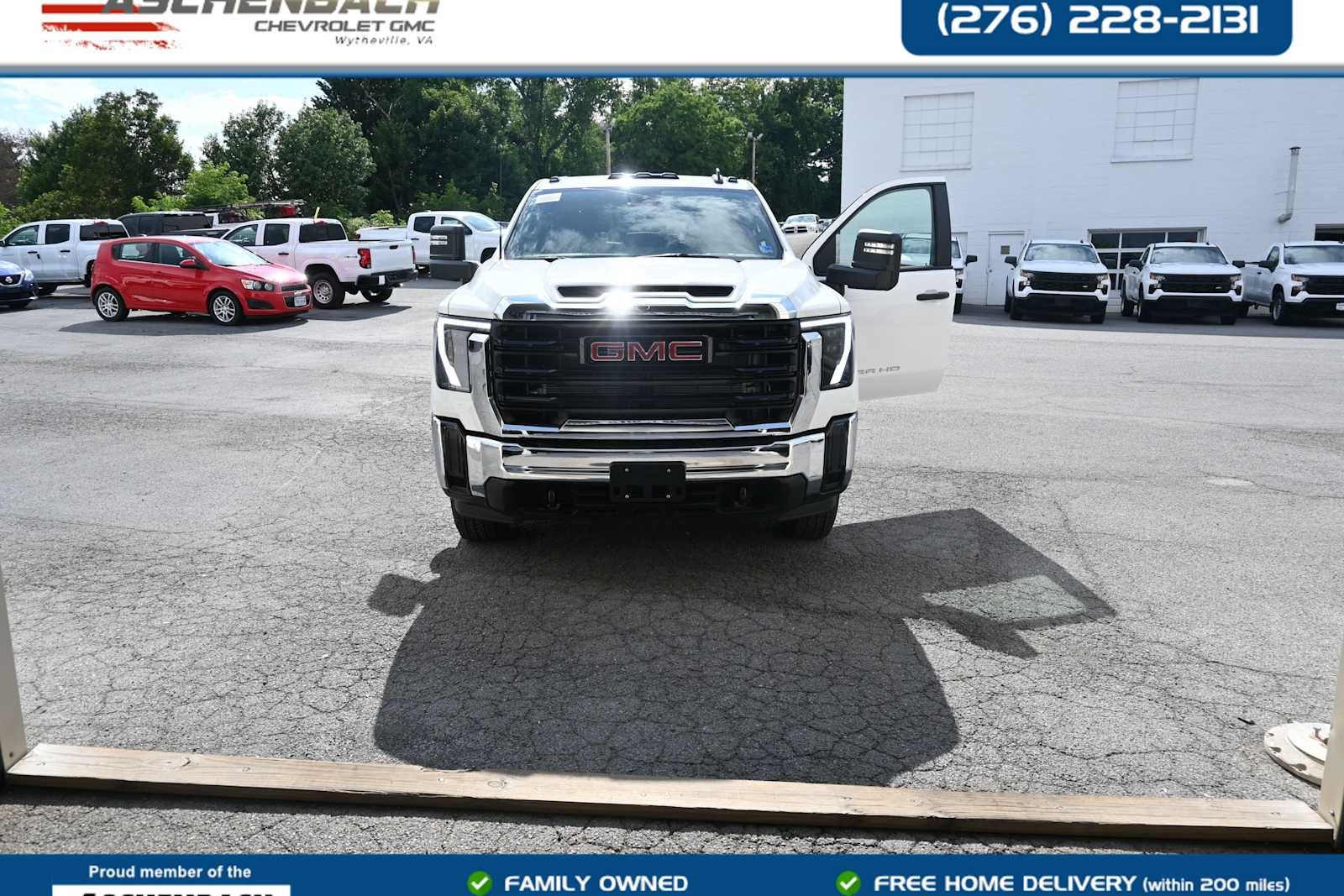 Summit White 2026 GMC Sierra 3500HD Chassis Pickup Truck Four-Wheel Drive Automatic