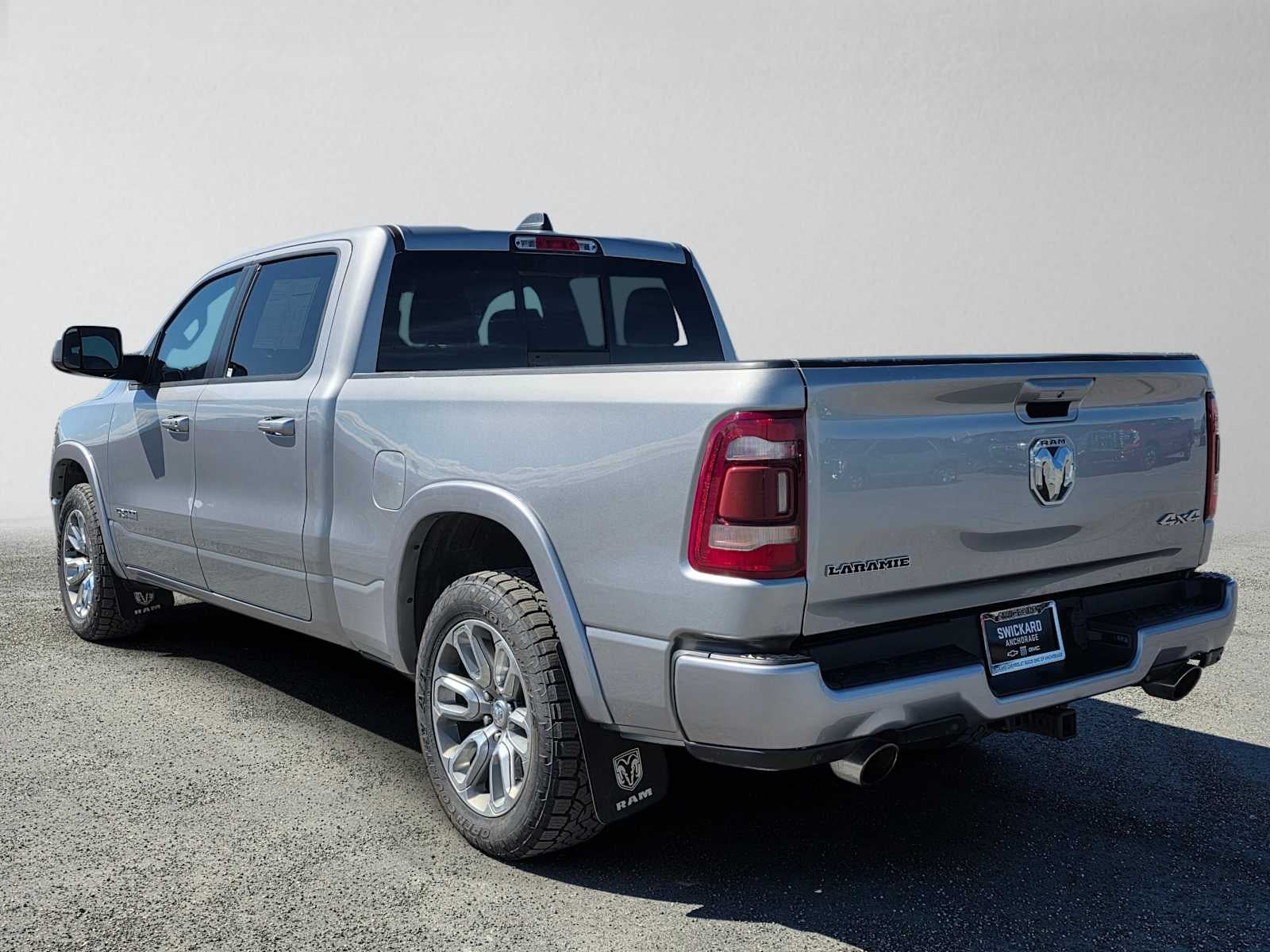 View vehicle photo 5