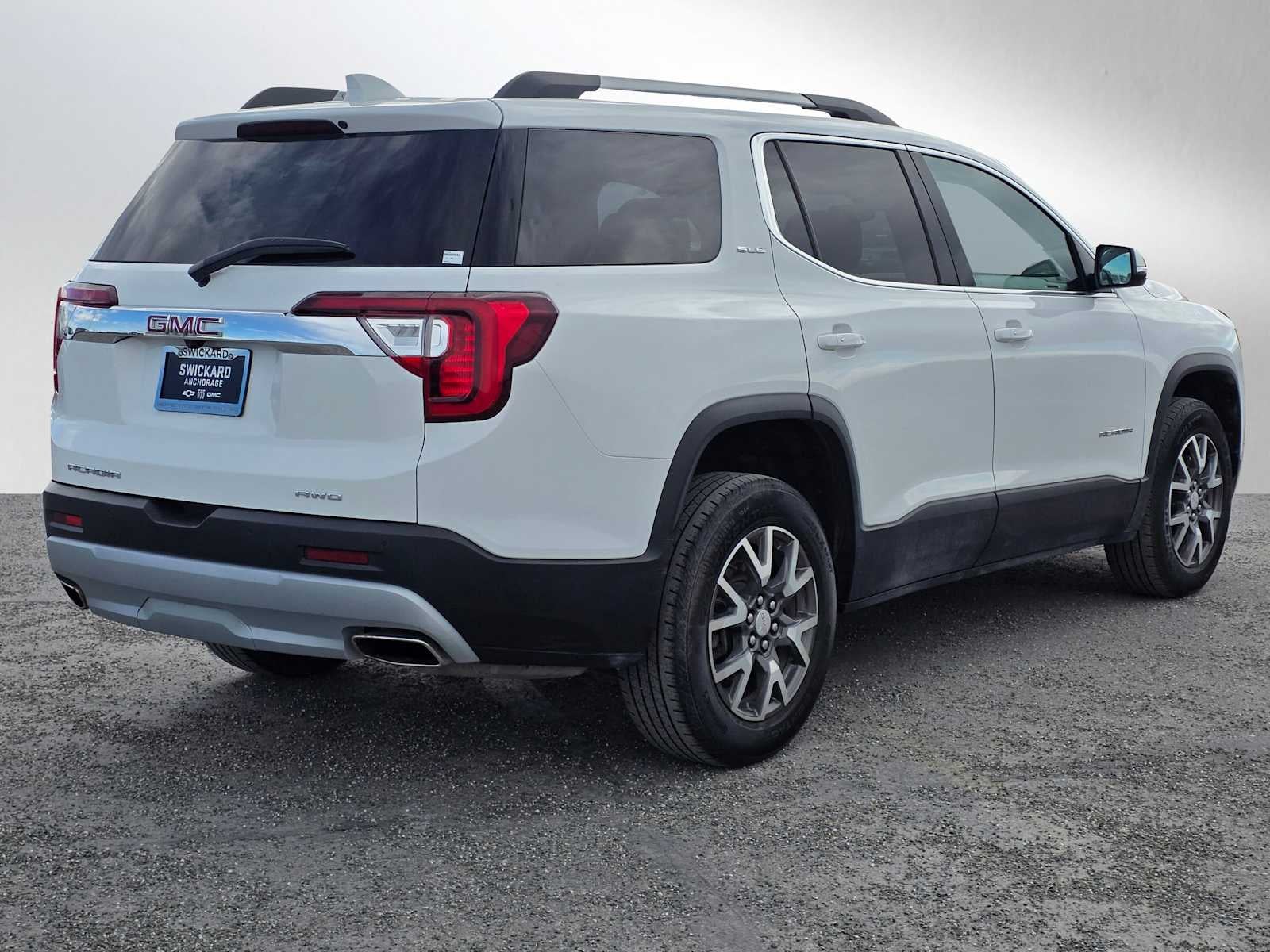 View vehicle photo 3