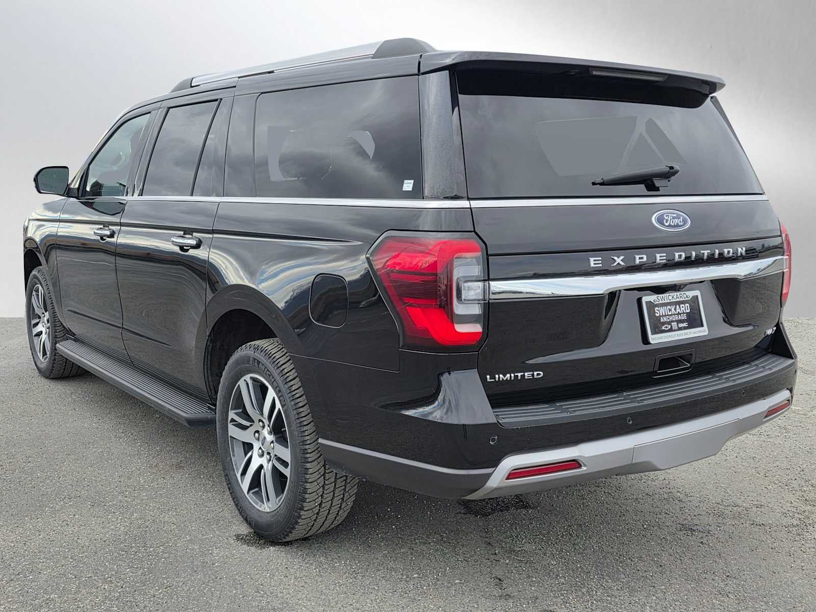 View vehicle photo 5