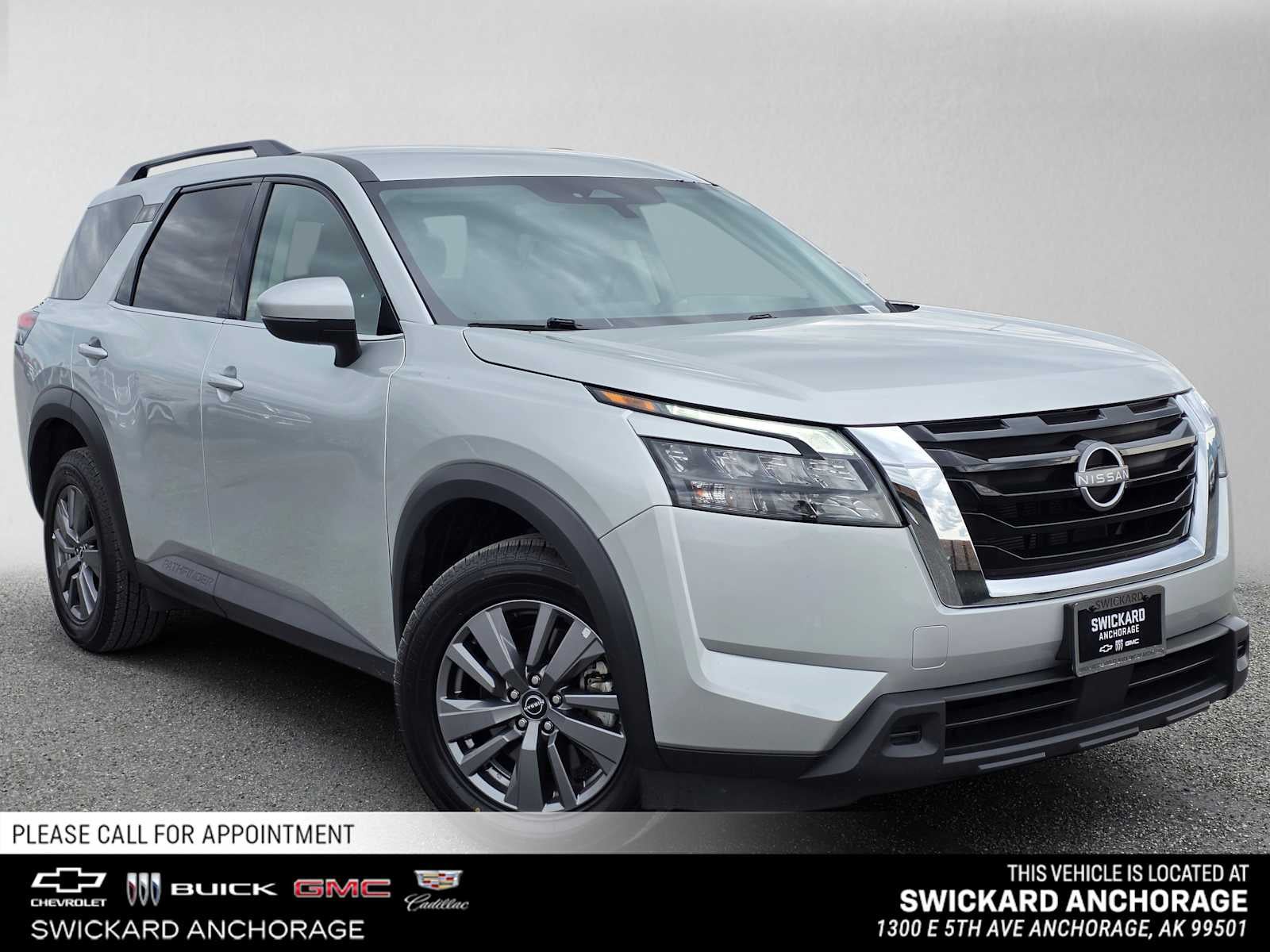 Brilliant Silve 2025 Nissan Pathfinder SUV / Crossover All-Wheel Drive Automatic