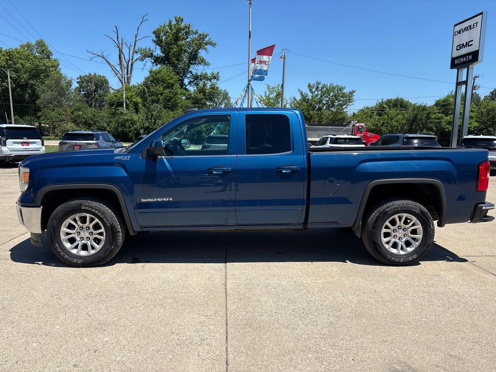 View vehicle photo 6