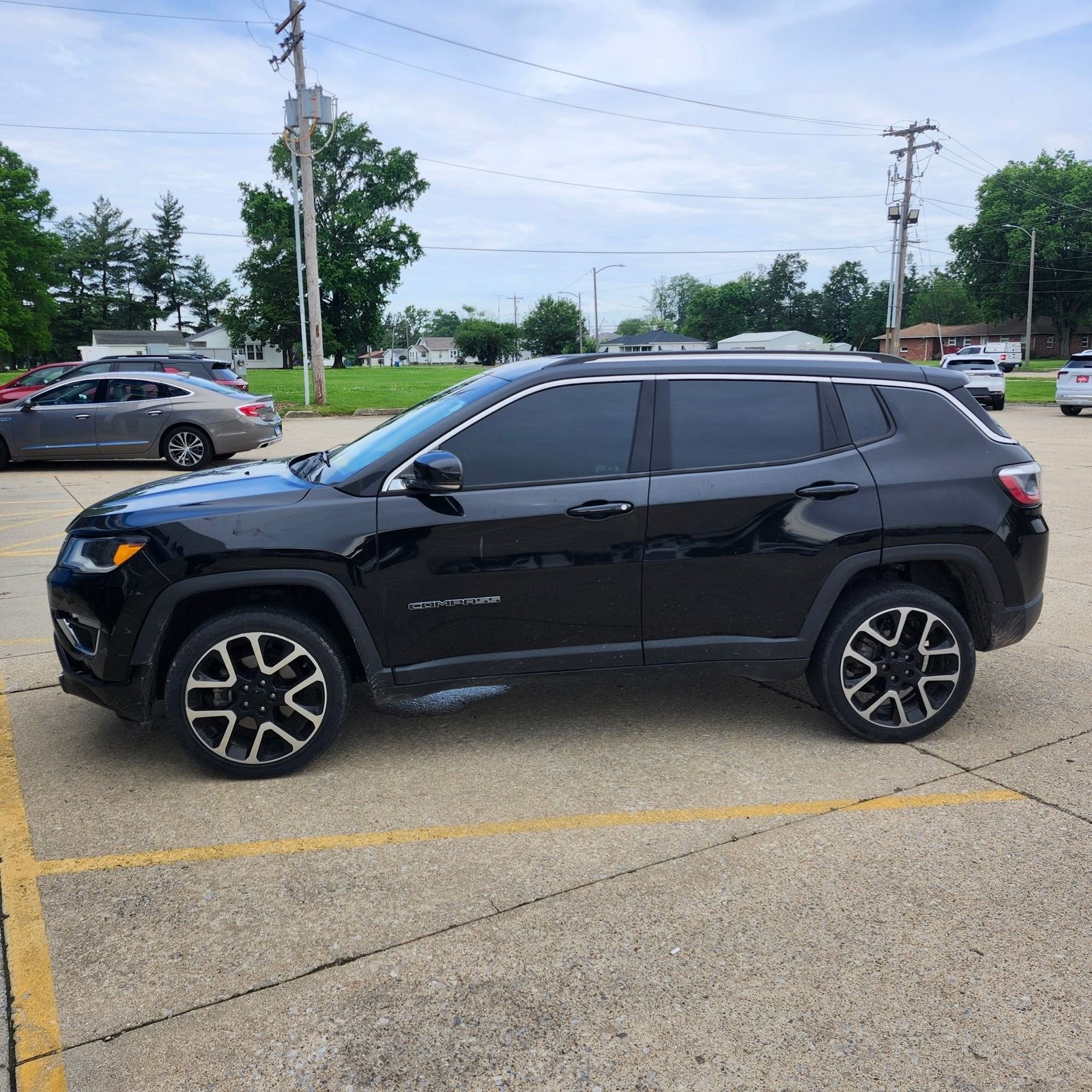 View vehicle photo 2