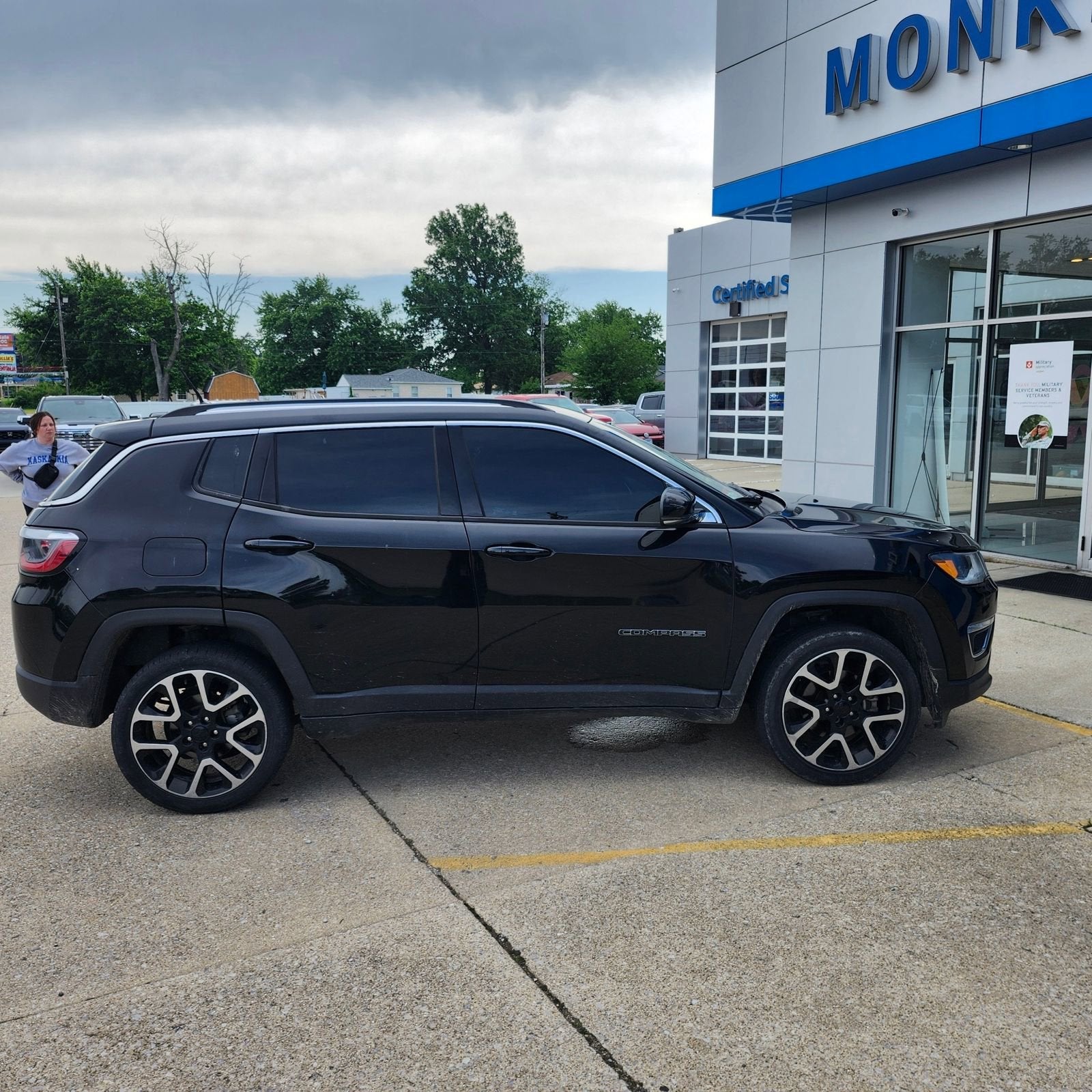 View vehicle photo 5