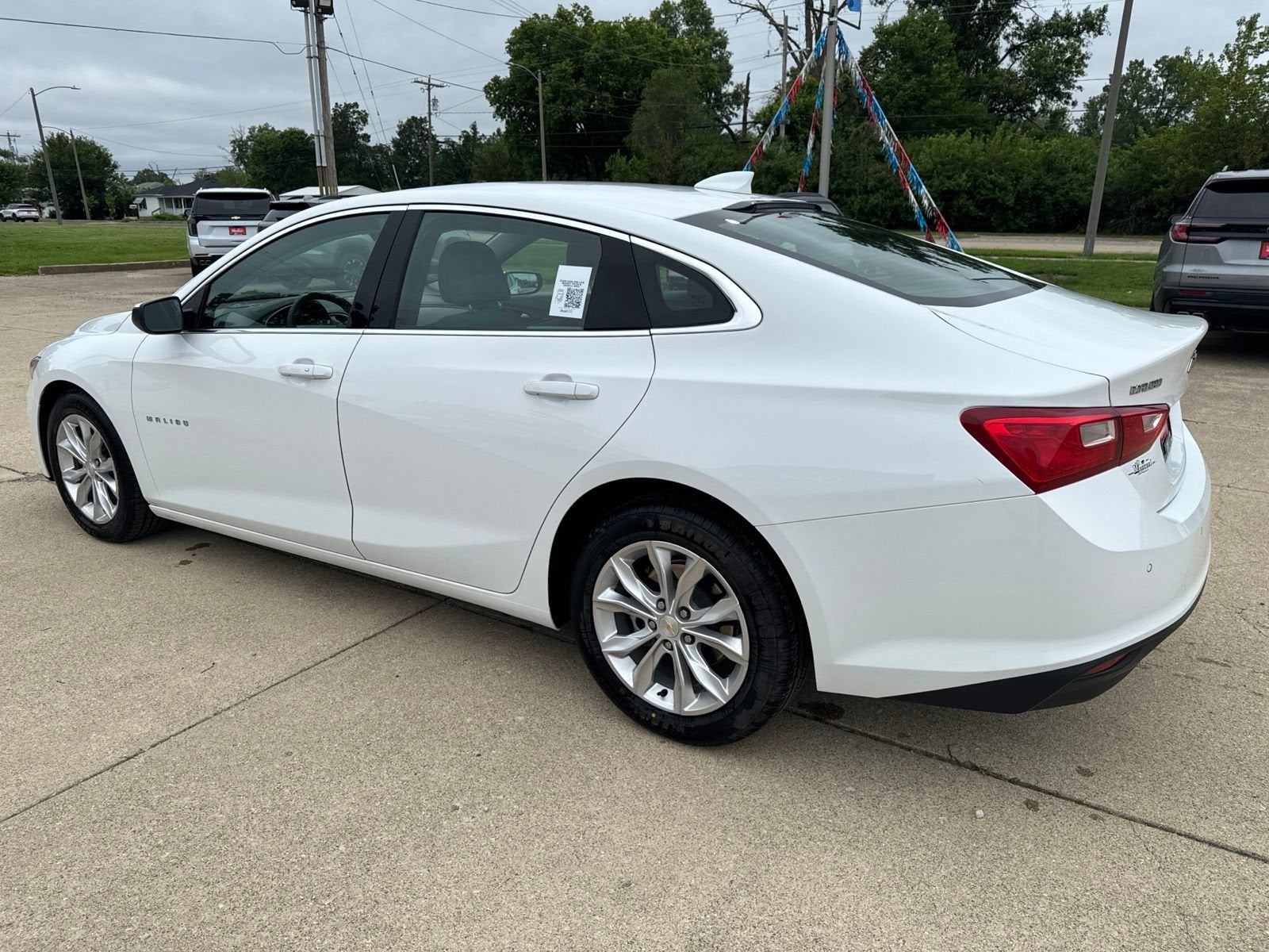 View vehicle photo 5