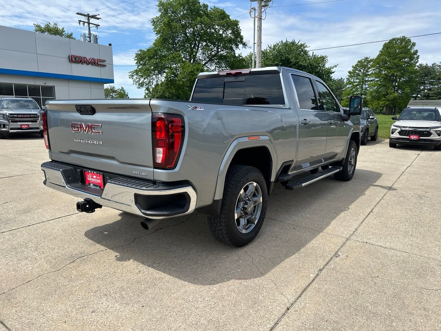 View vehicle photo 3