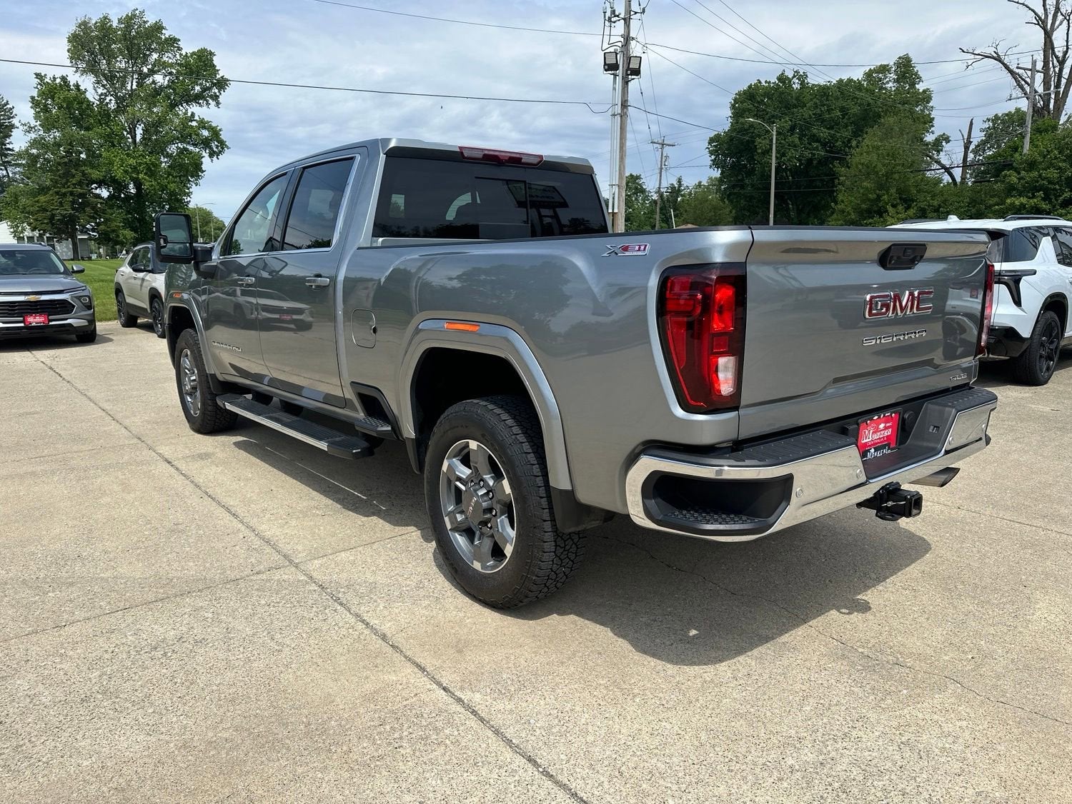 View vehicle photo 5