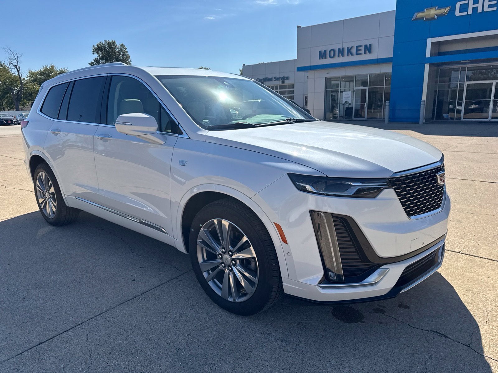  2023 Cadillac XT6 Premium Luxury FWD   