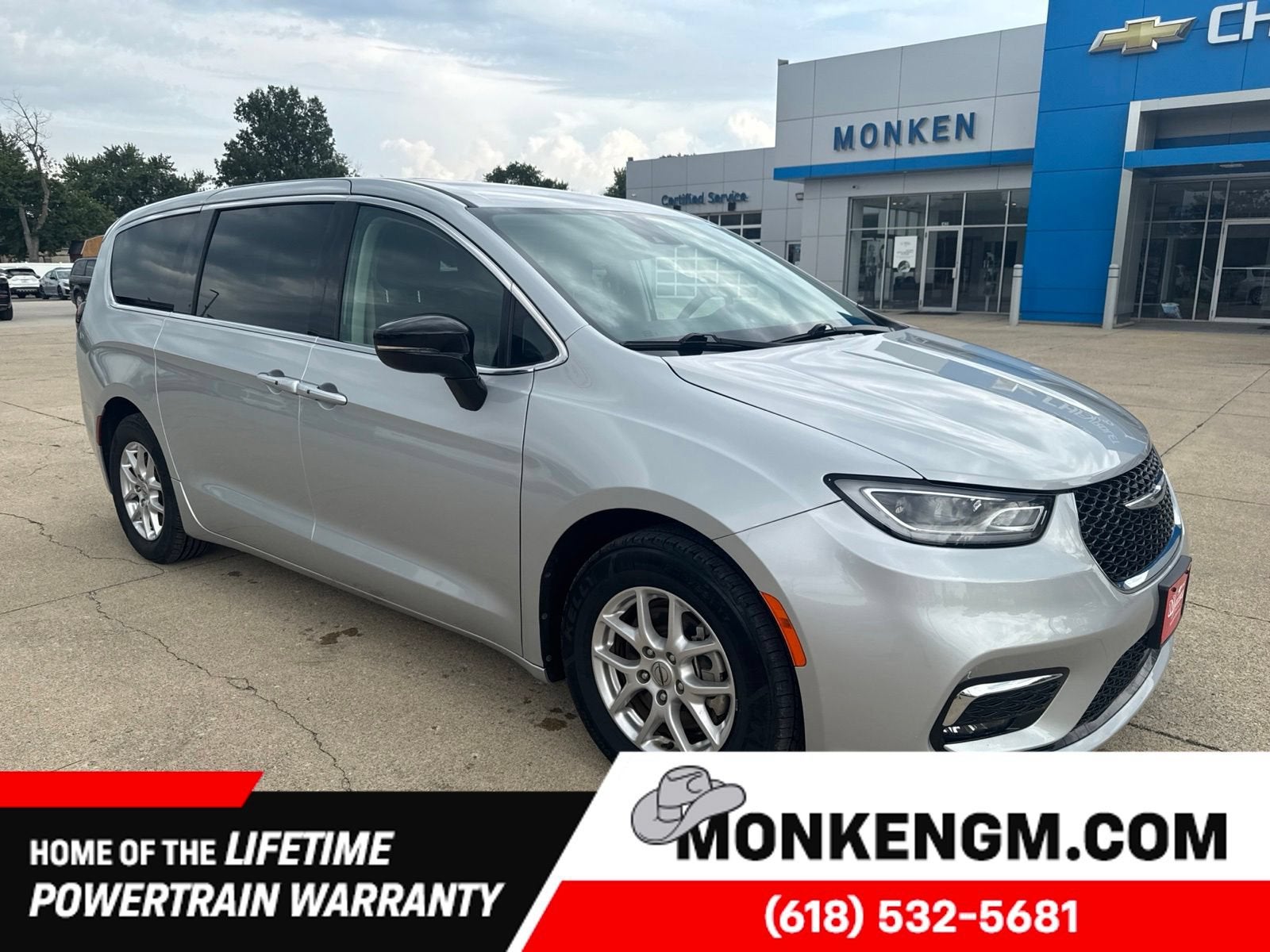  2024 Chrysler Pacifica Touring L FWD   