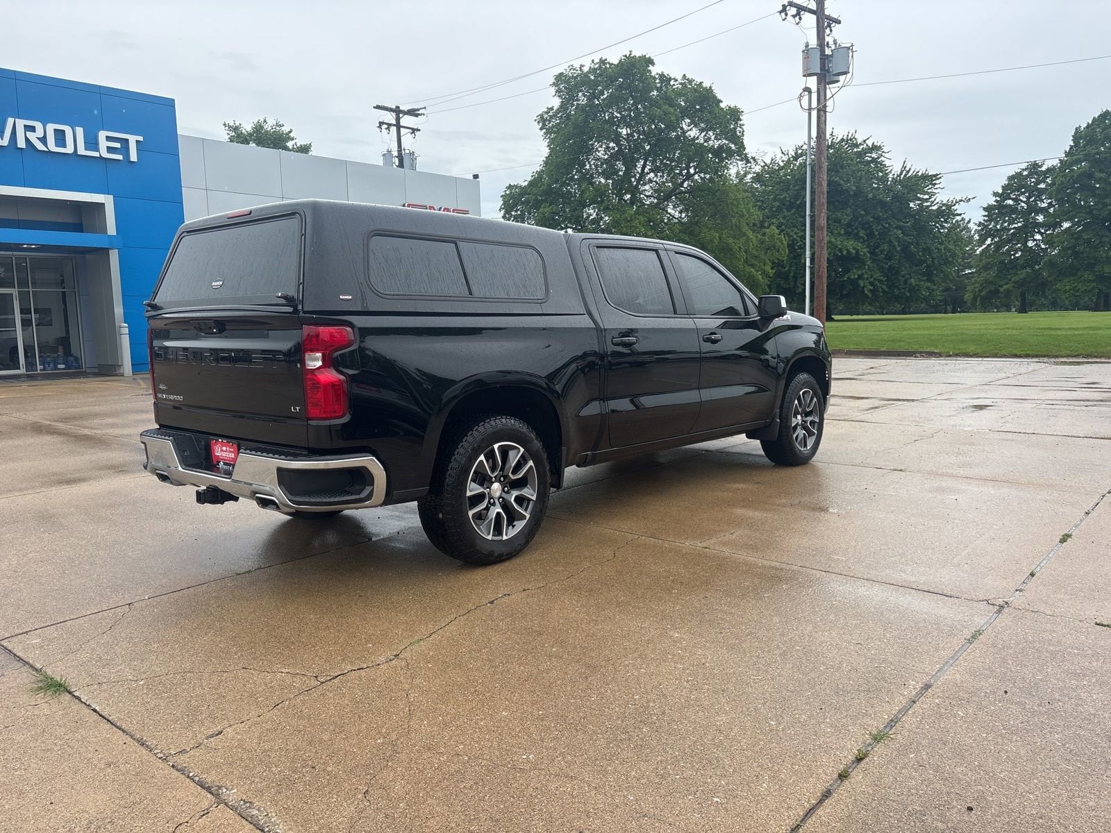 View vehicle photo 3