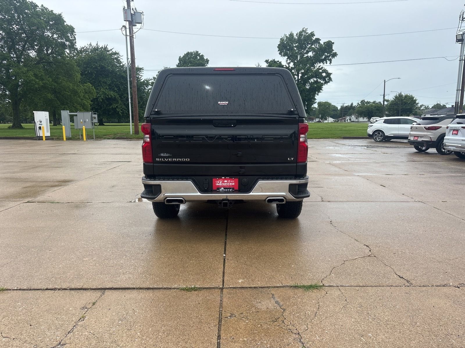 View vehicle photo 4