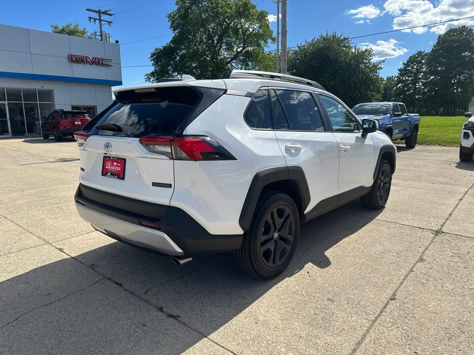View vehicle photo 3