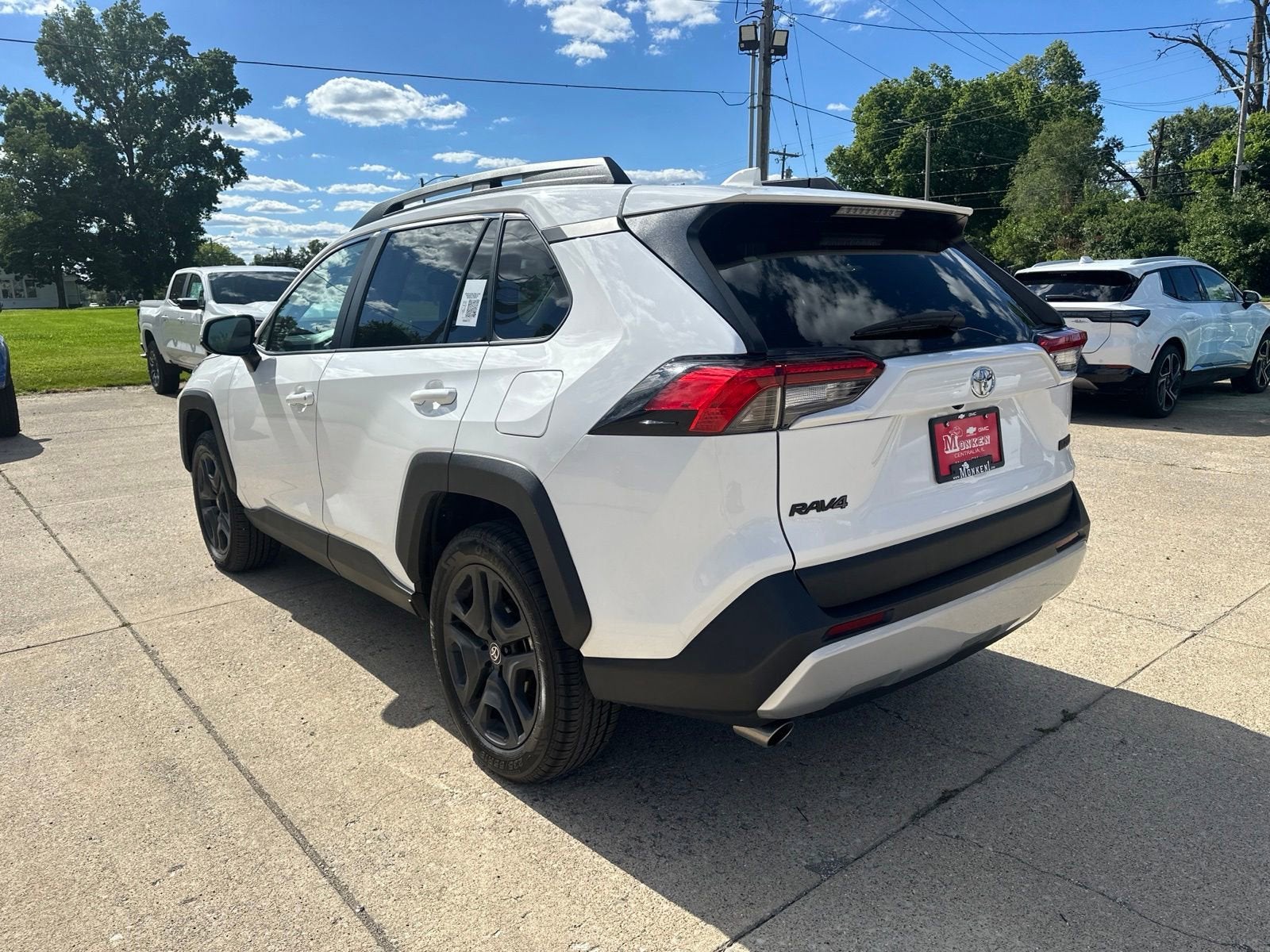View vehicle photo 5