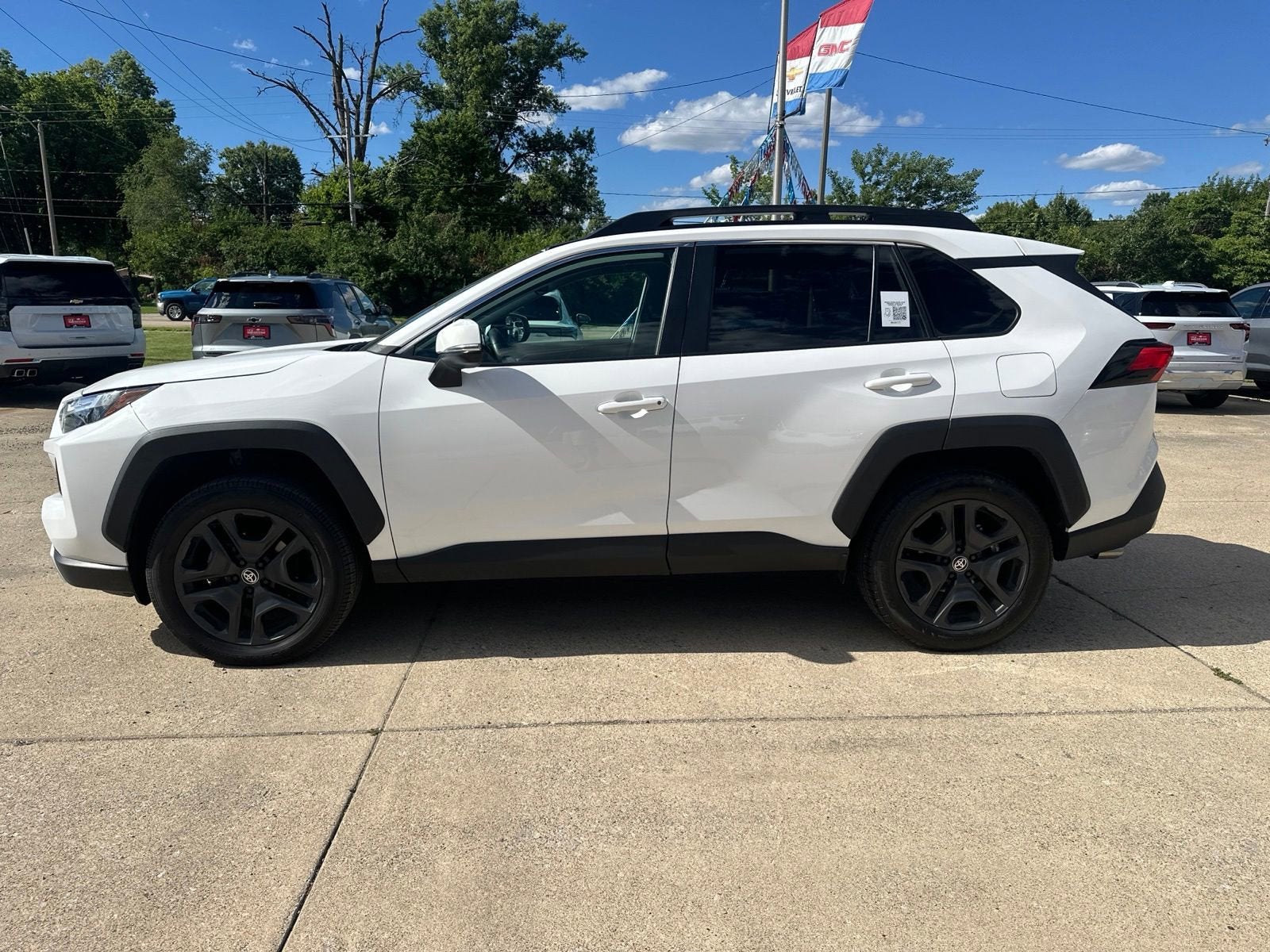 View vehicle photo 6