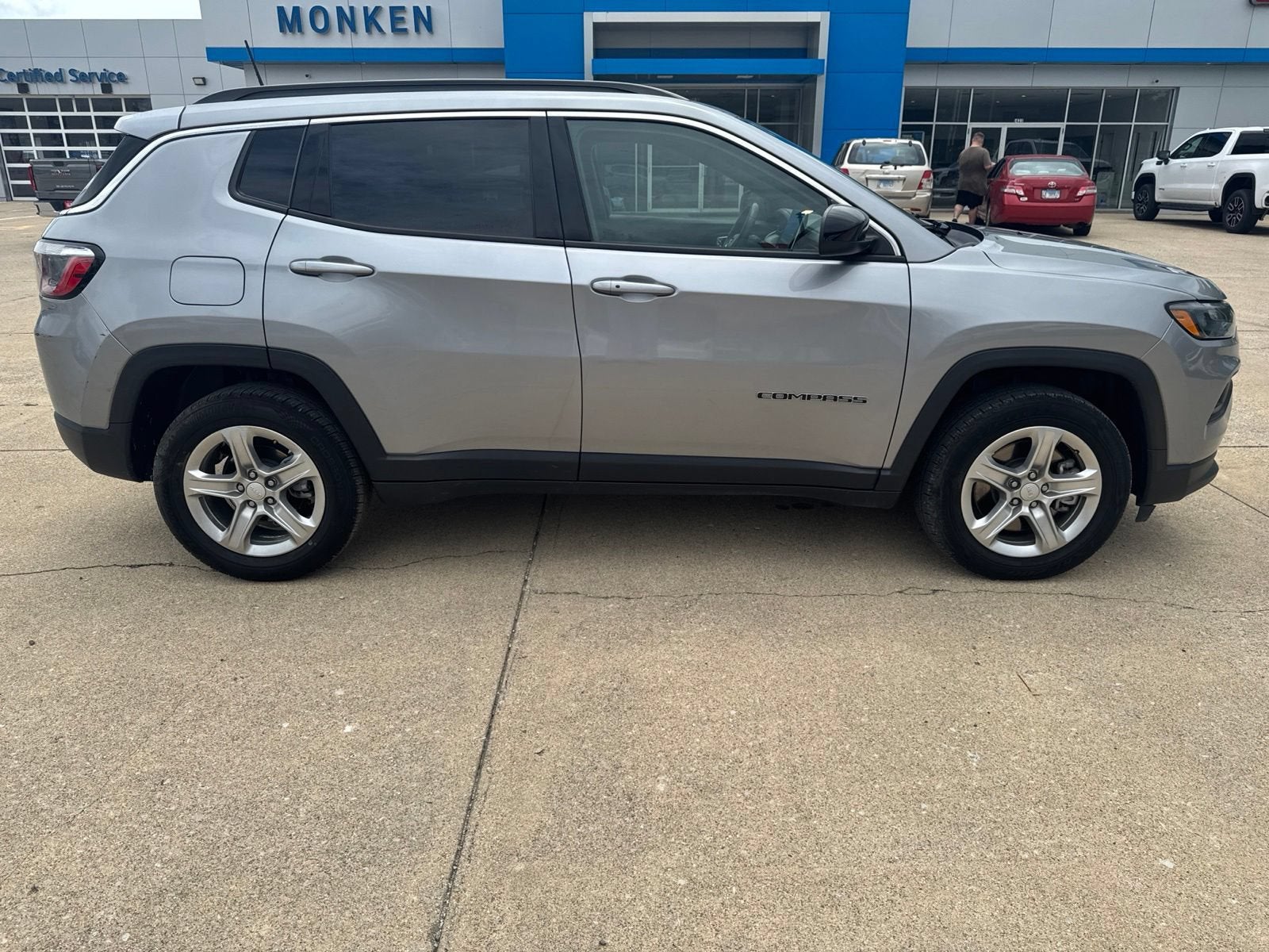 View vehicle photo 2