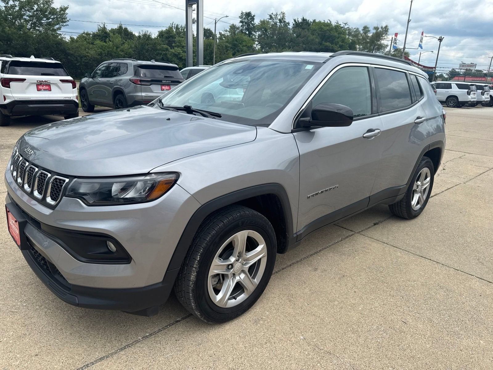 View vehicle photo 7