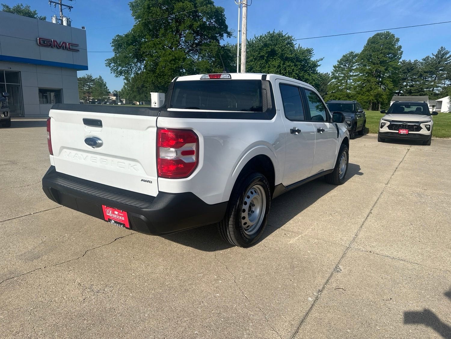 View vehicle photo 3