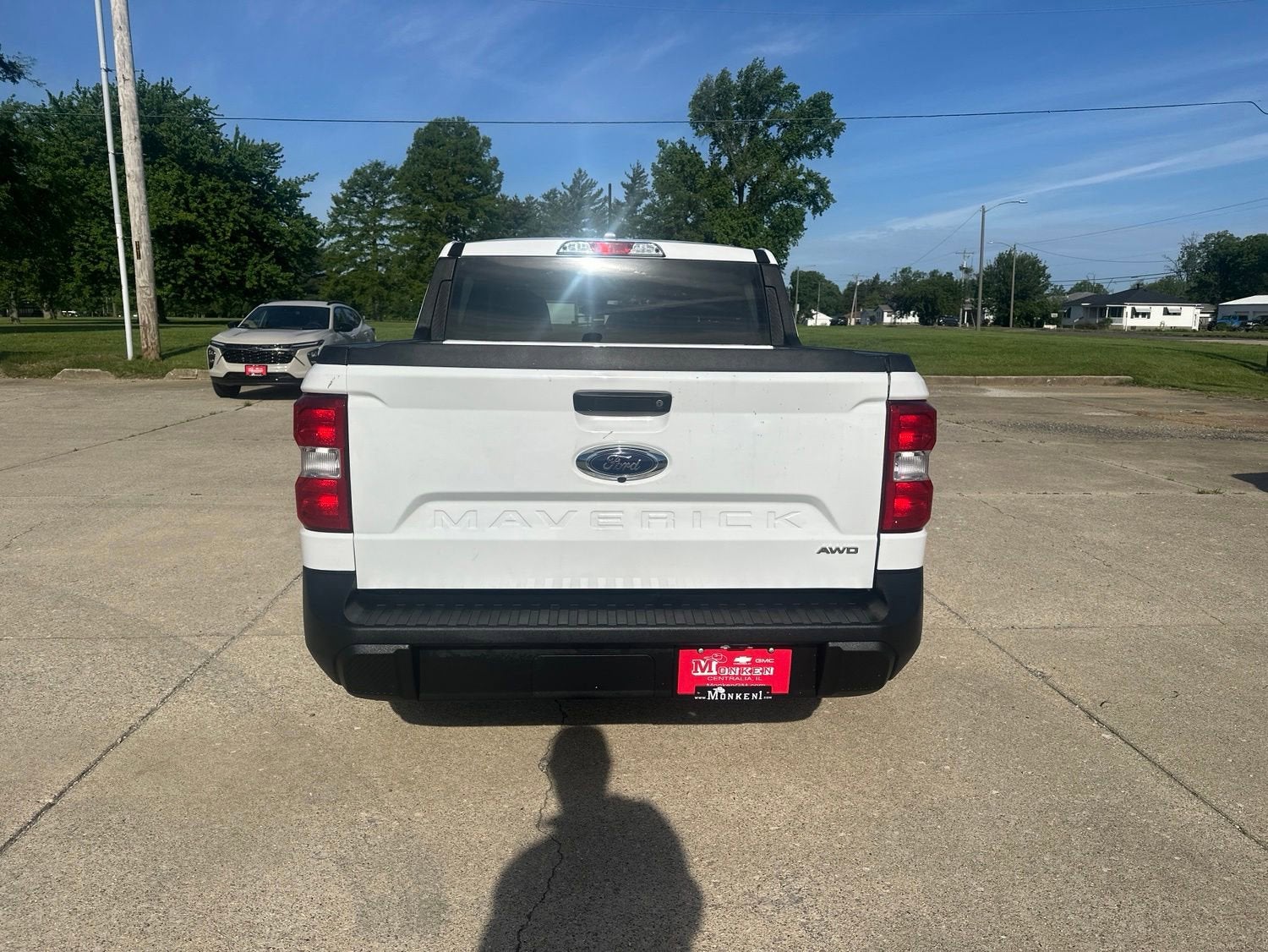View vehicle photo 4