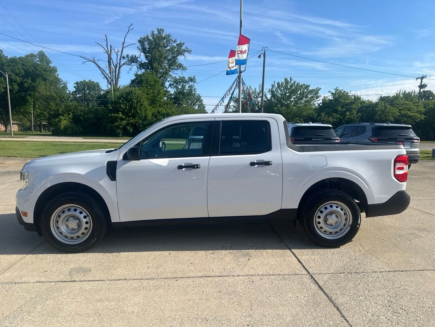 View vehicle photo 6