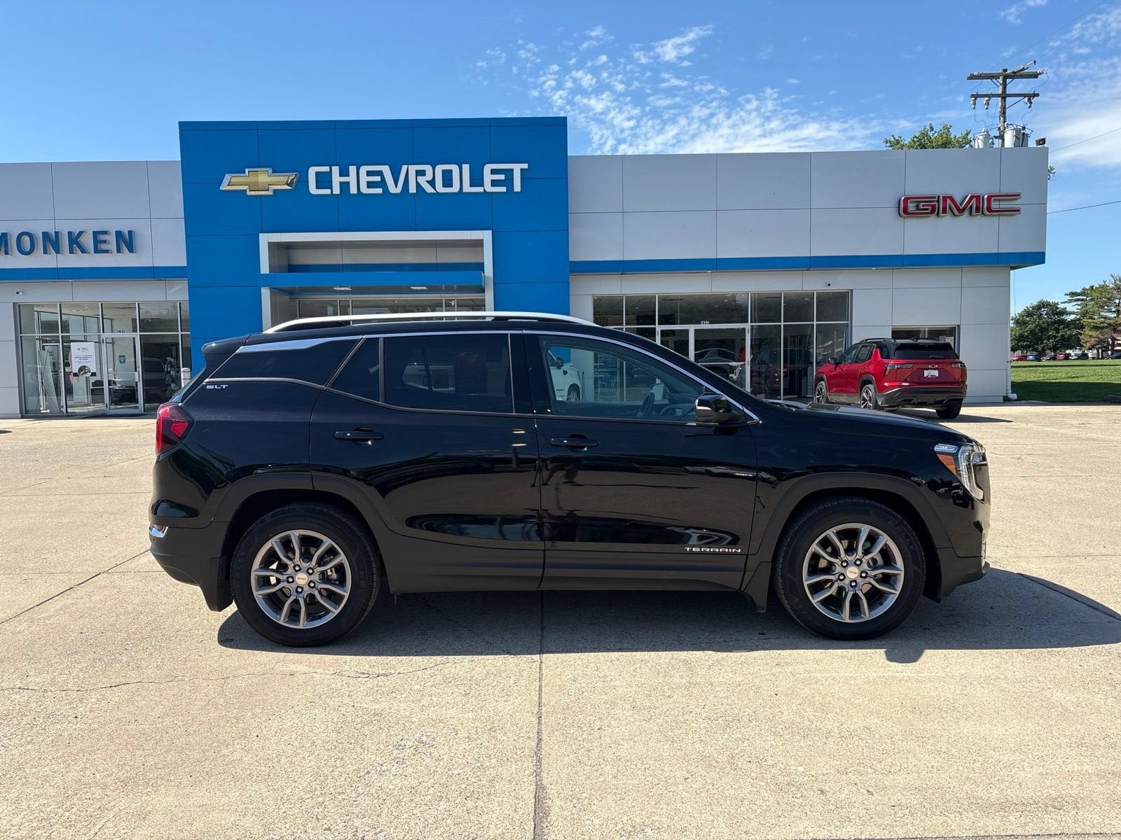 View vehicle photo 2