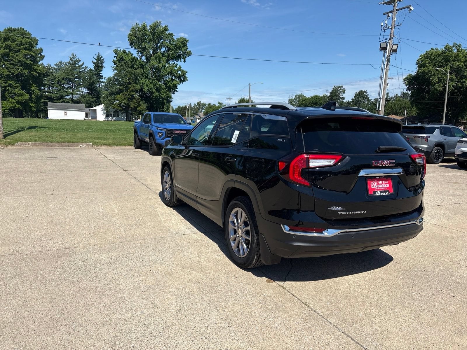 View vehicle photo 5