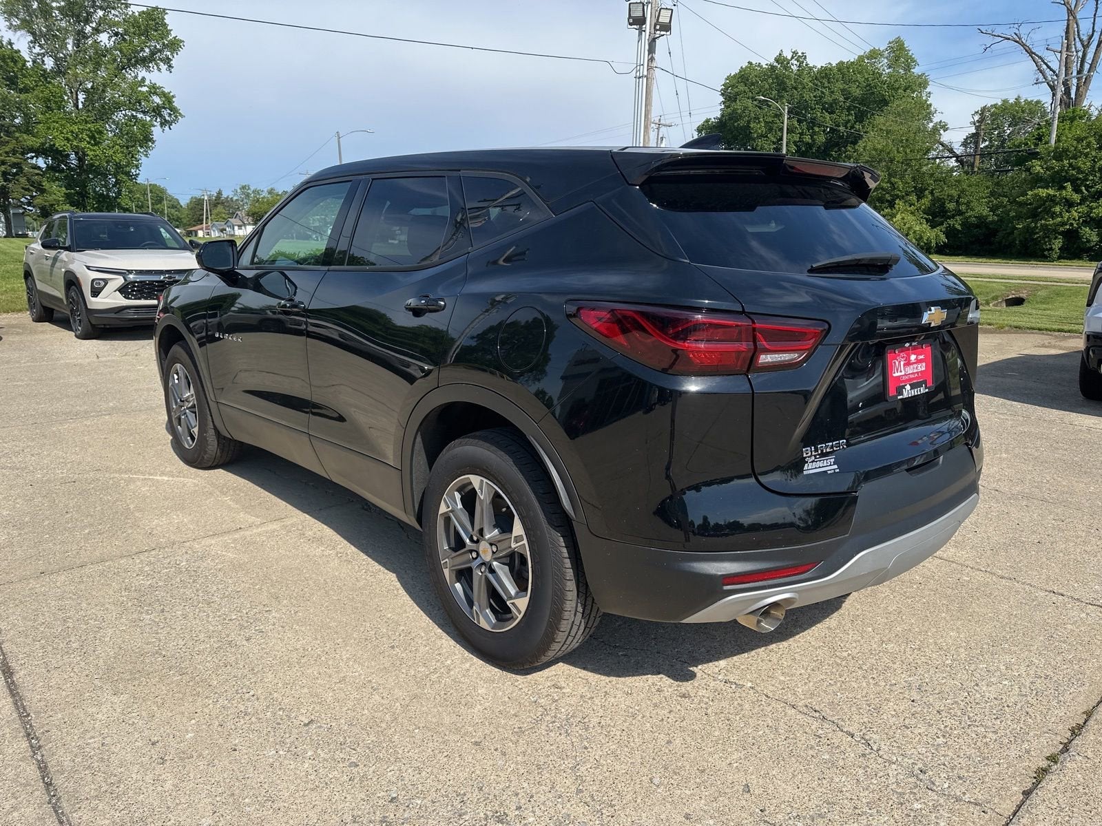 View vehicle photo 5