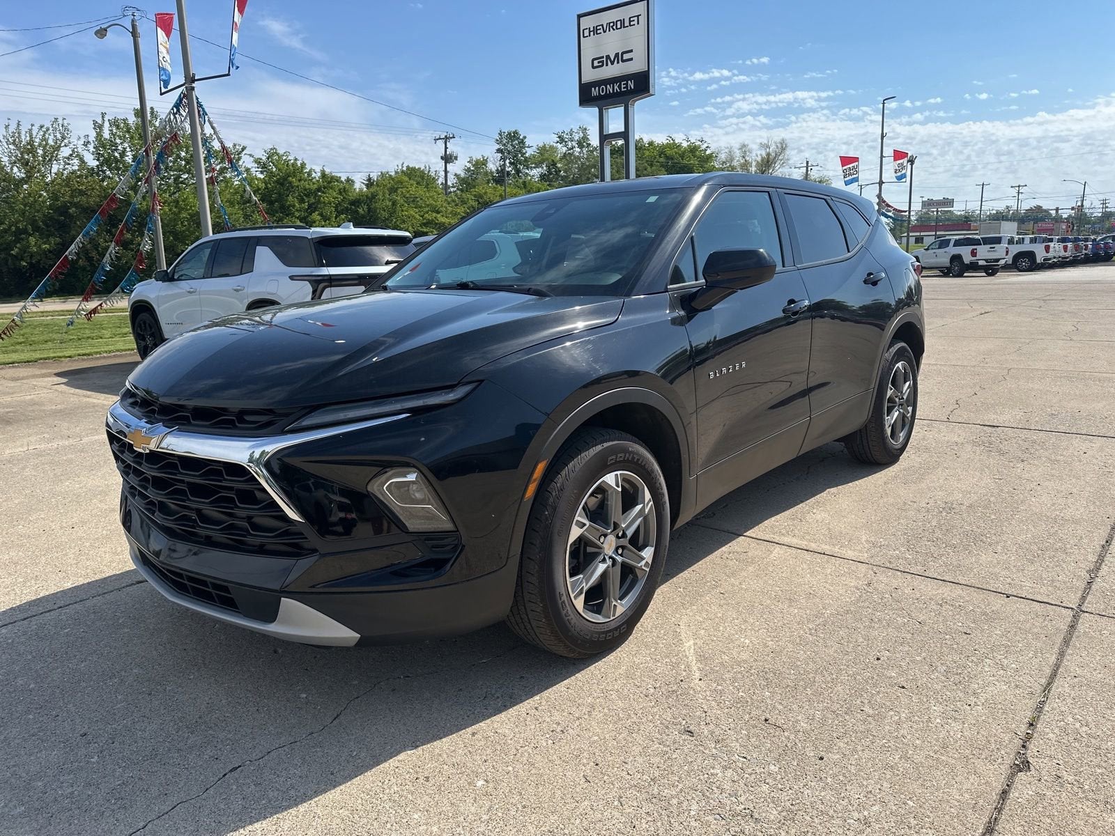 View vehicle photo 7