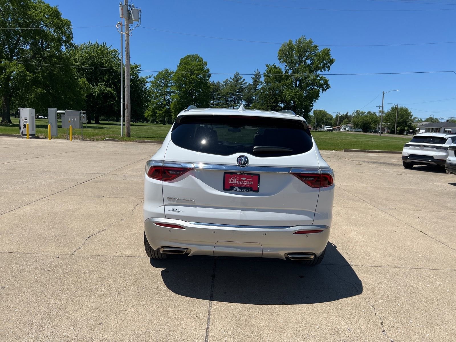 View vehicle photo 3