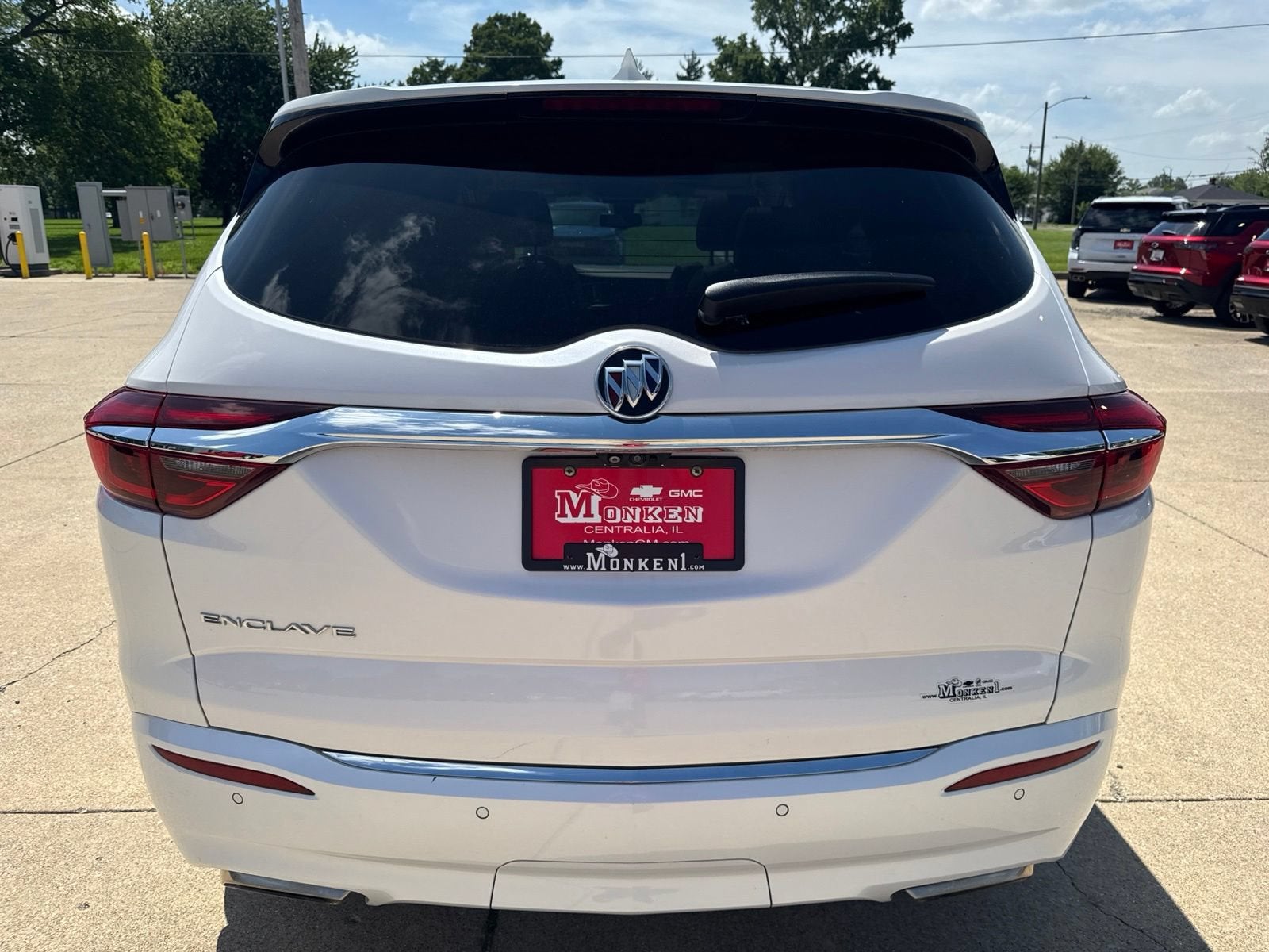 View vehicle photo 4