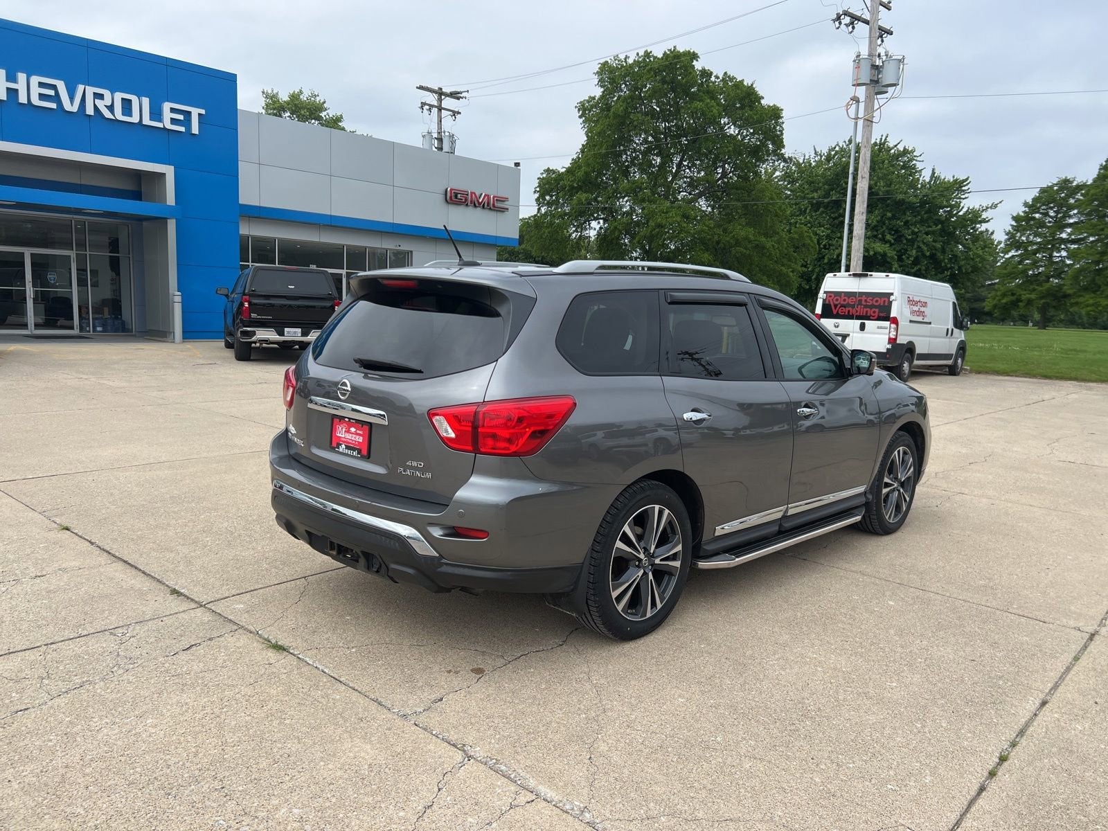 View vehicle photo 3