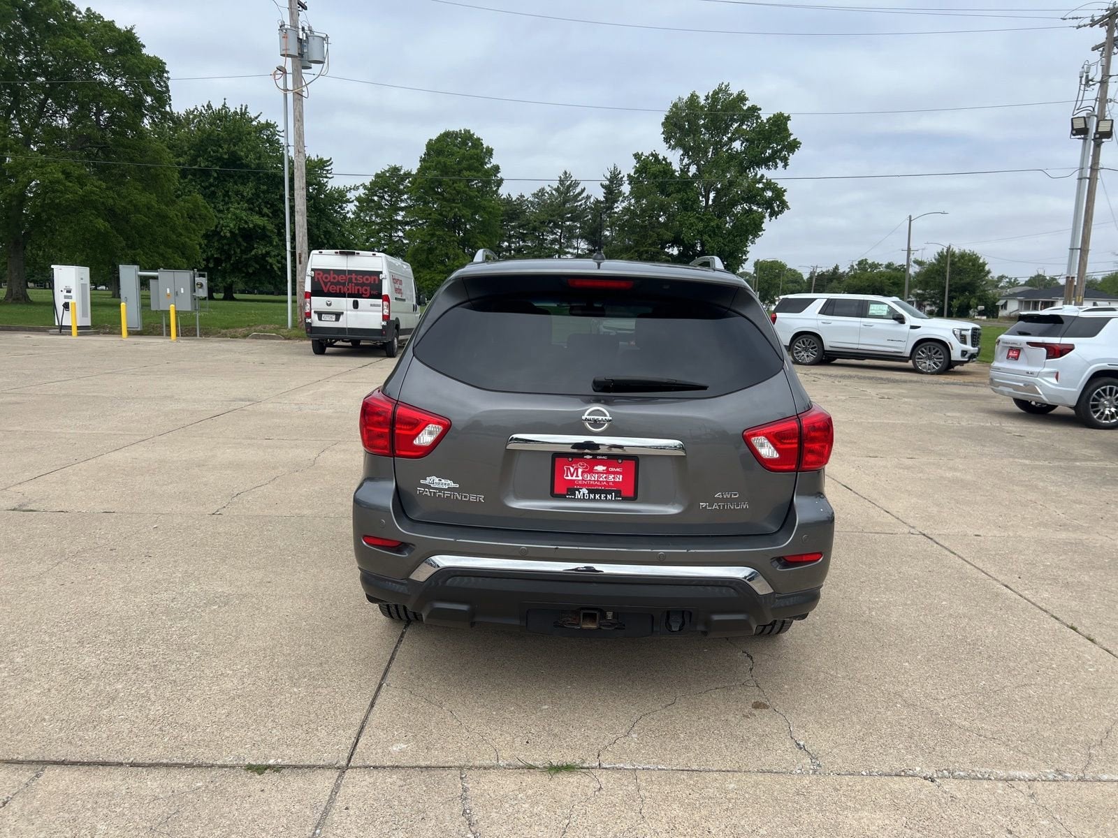 View vehicle photo 4