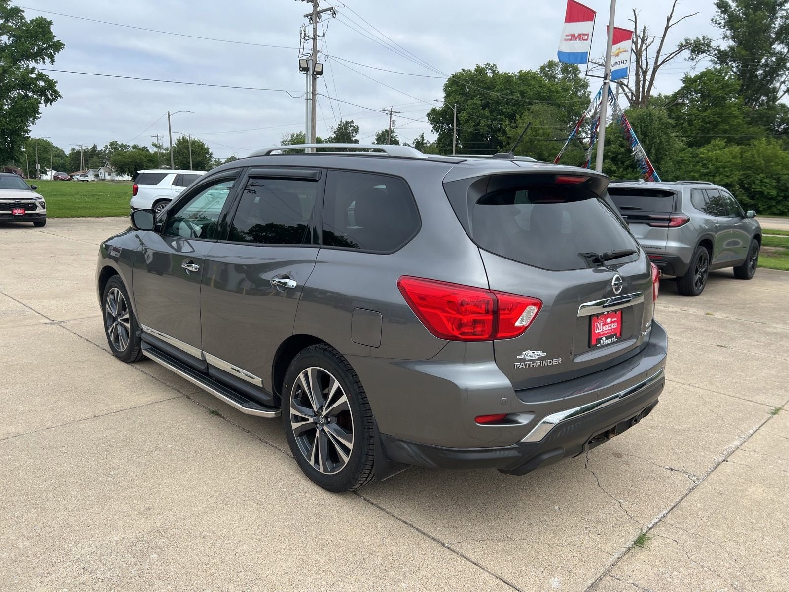 View vehicle photo 5