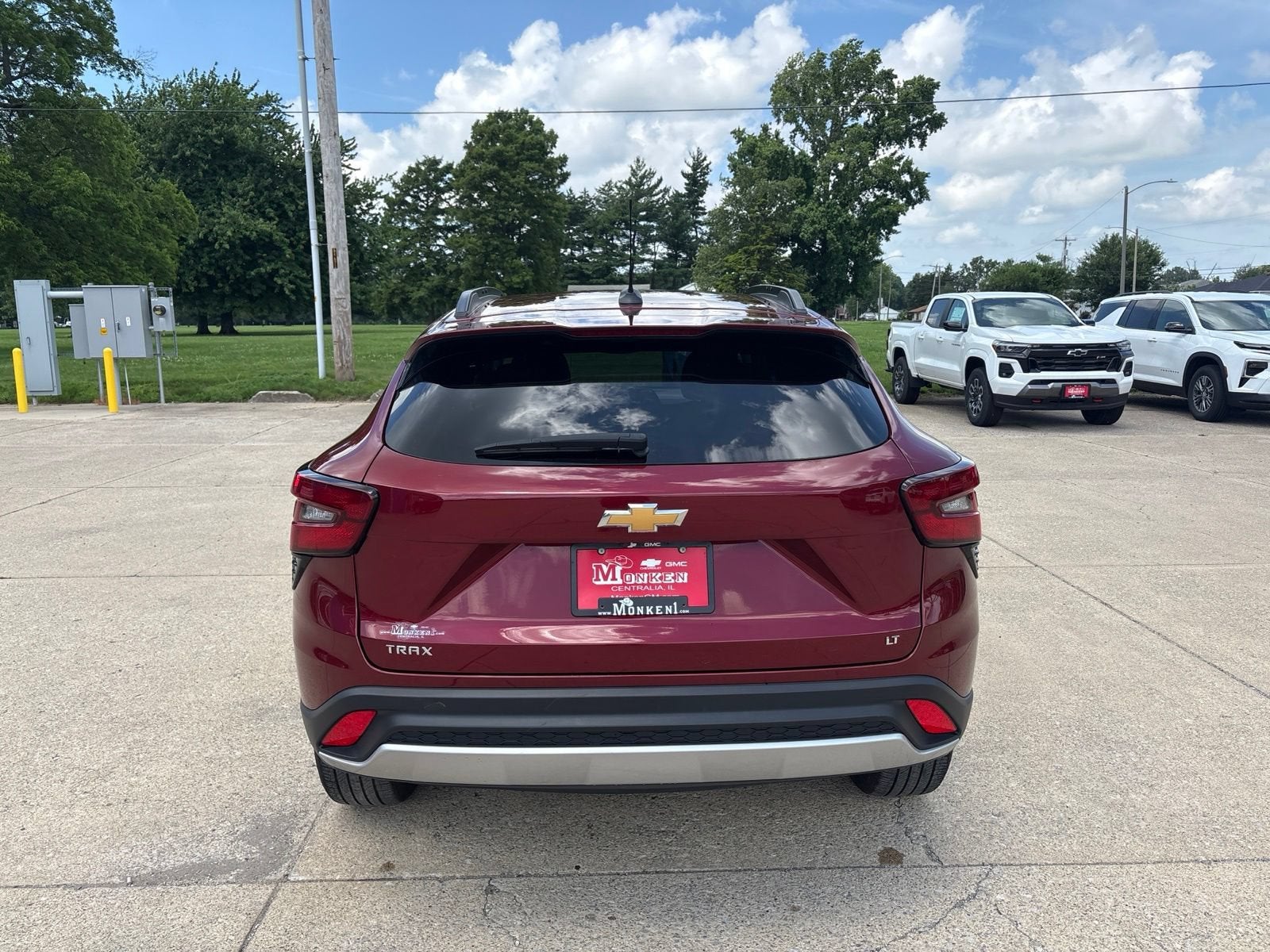 View vehicle photo 4