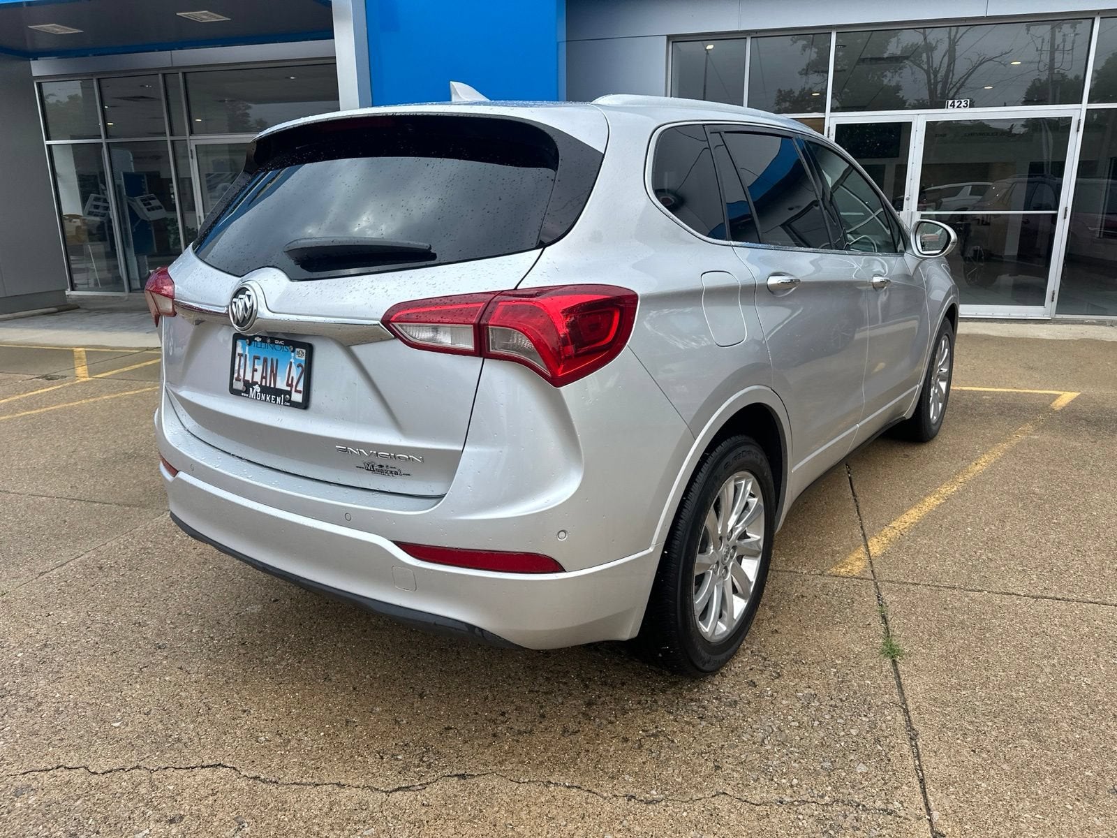 View vehicle photo 3