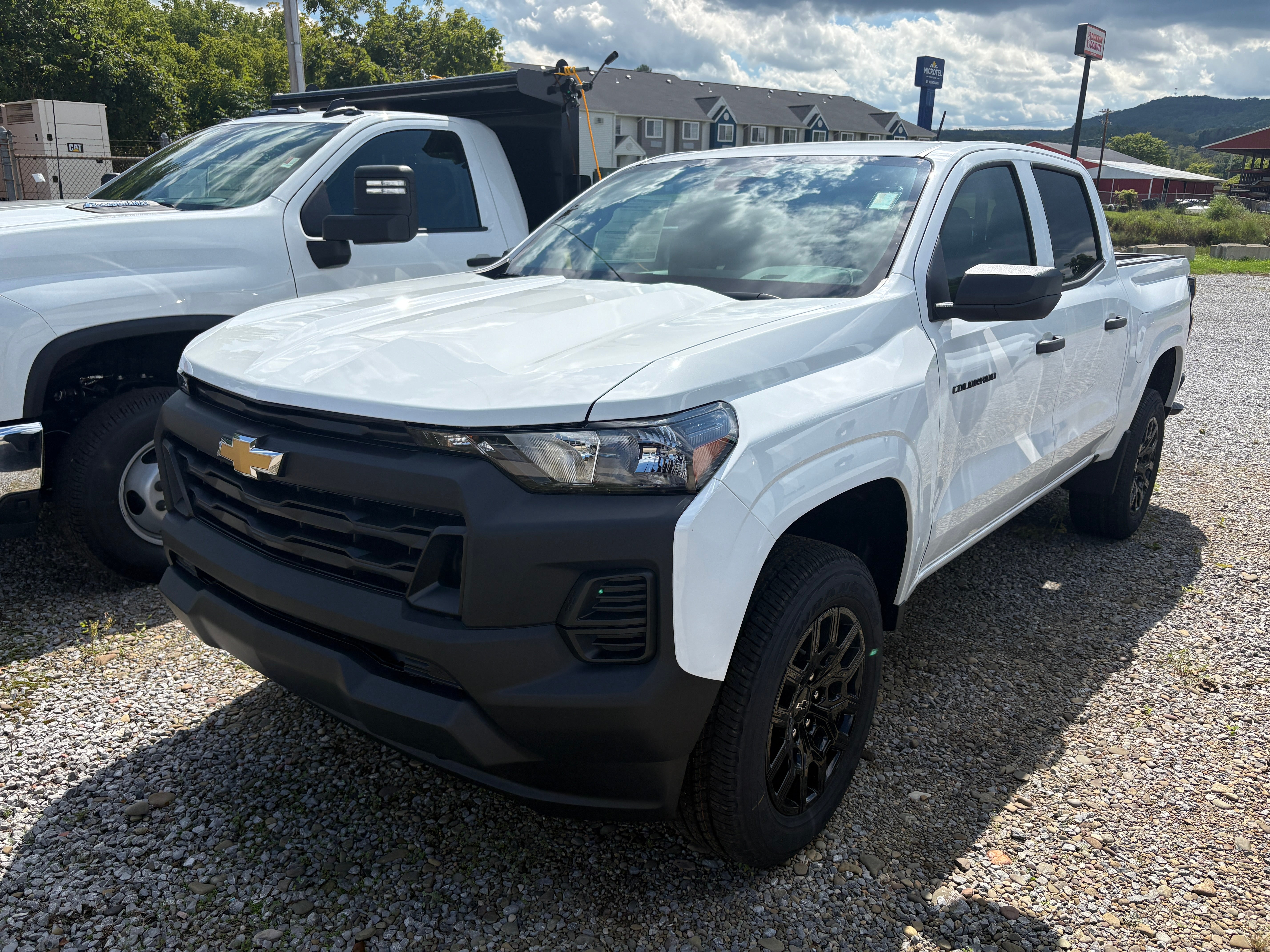 Summit White 2026 Chevrolet Colorado Pickup Truck Four-Wheel Drive Automatic