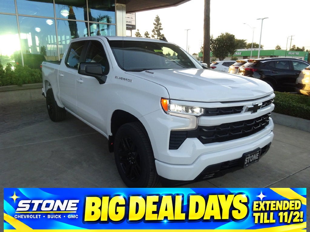 Summit White 2026 Chevrolet Silverado 1500 Pickup Truck Four-Wheel Drive Automatic
