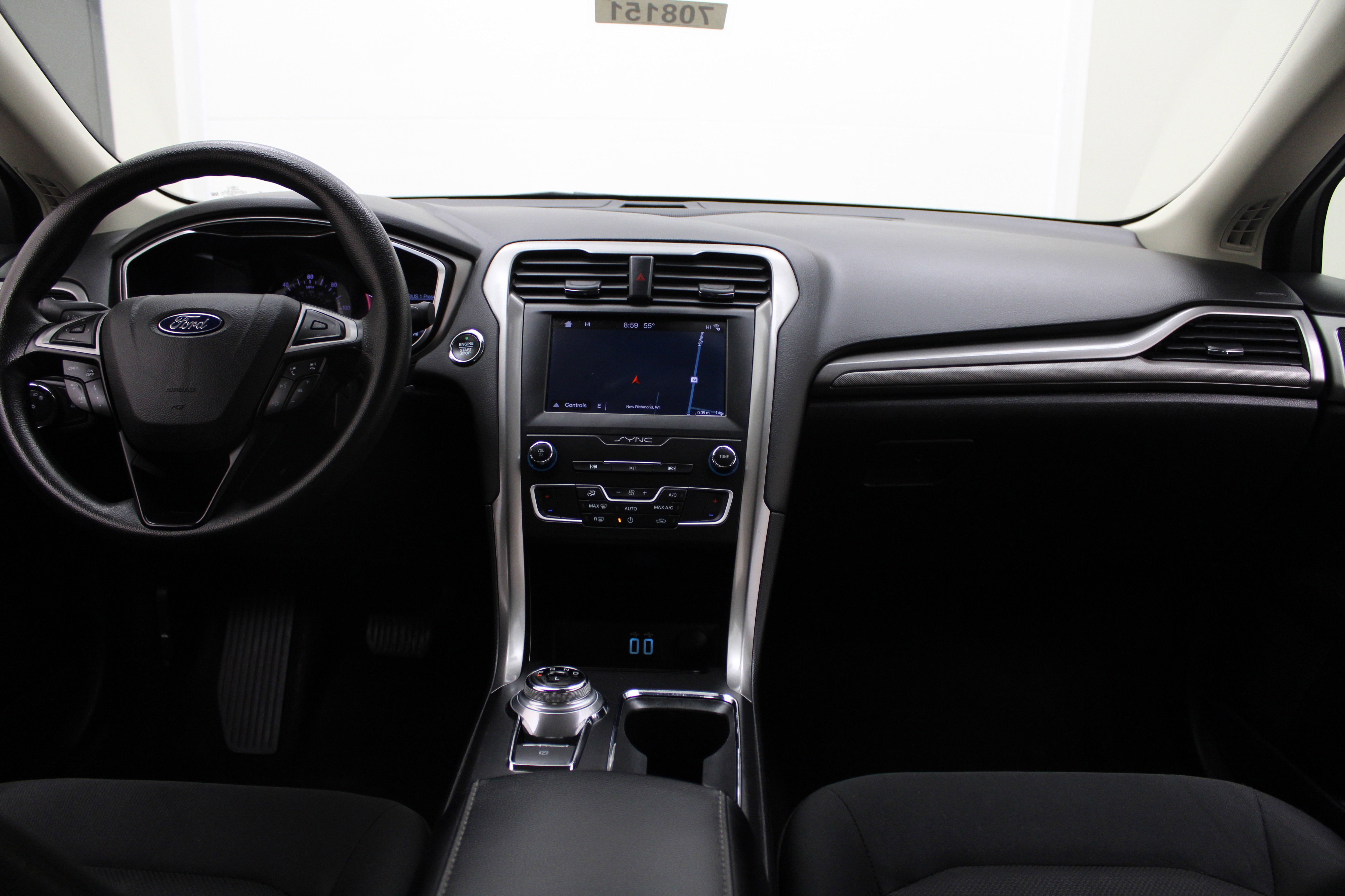 View vehicle photo 6