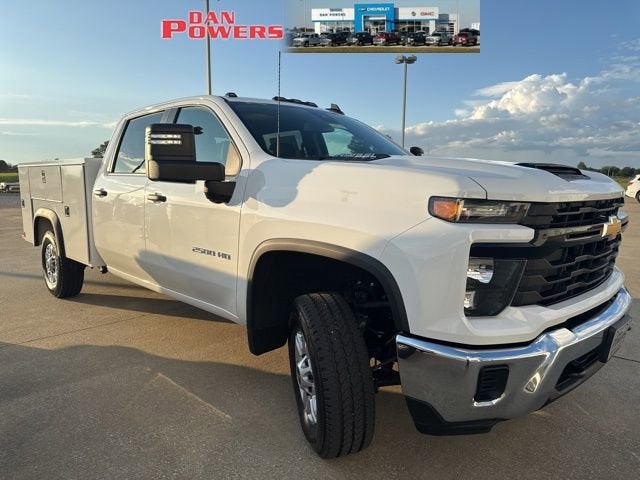 Summit White 2025 Chevrolet Silverado 2500HD Pickup Truck Four-Wheel Drive Automatic