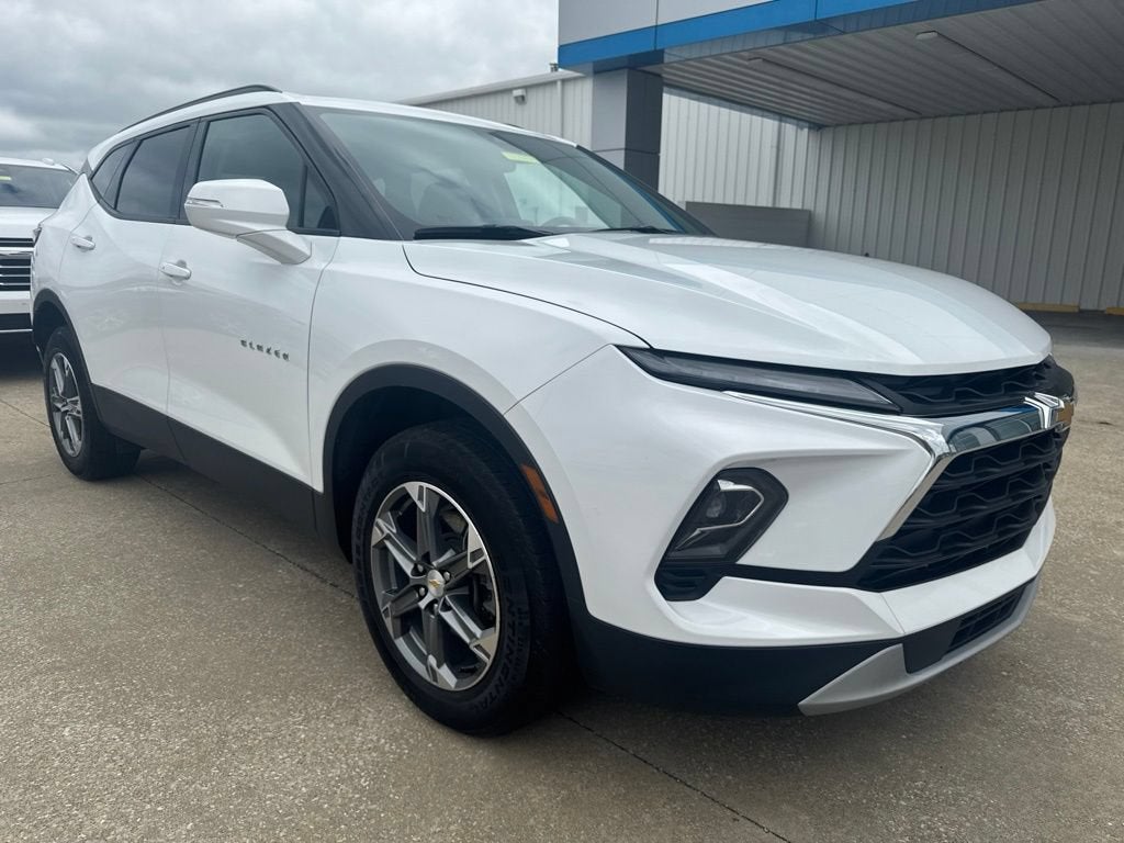 Summit White 2024 Chevrolet Blazer SUV / Crossover Front-Wheel Drive Automatic