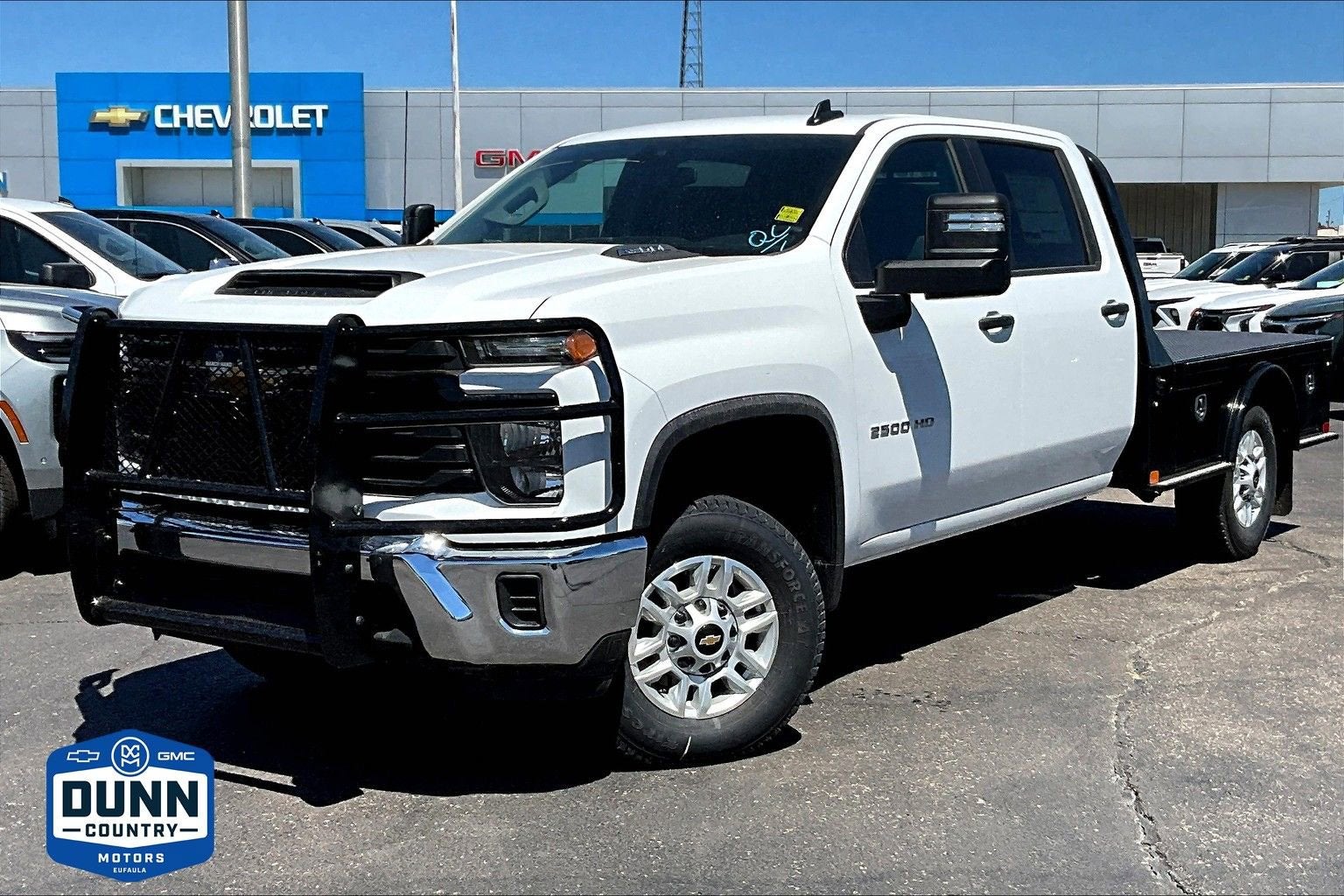 Summit White 2025 Chevrolet Silverado 2500HD Pickup Truck Four-Wheel Drive Automatic