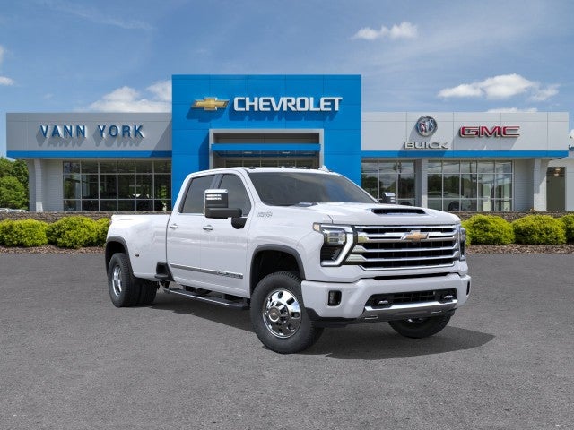 Summit White 2026 Chevrolet Silverado 3500HD Pickup Truck Four-Wheel Drive Automatic