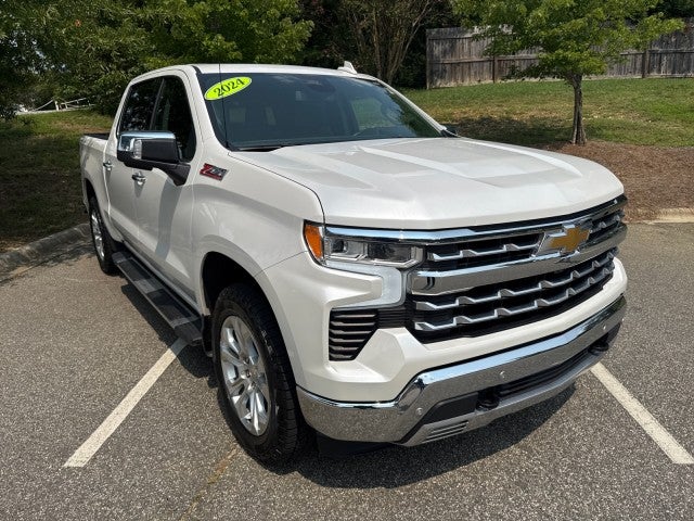 White (Iridescent Pearl Tricoat) 2024 Chevrolet Silverado 1500 Pickup Truck Four-Wheel Drive Automatic