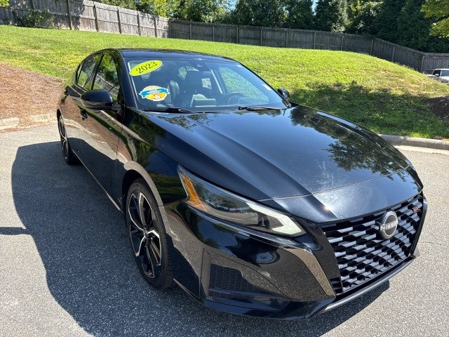 Black 2023 Nissan Altima Sedan Front-Wheel Drive 