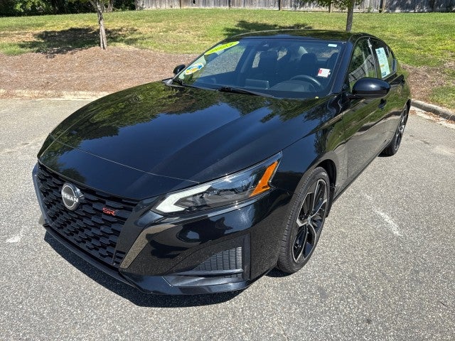 Black 2023 Nissan Altima Sedan Front-Wheel Drive 
