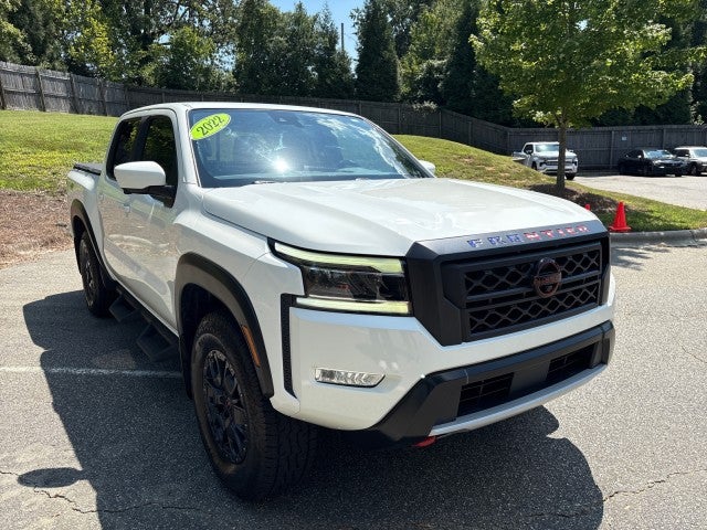 White 2022 Nissan Frontier Pickup Truck Four-Wheel Drive 