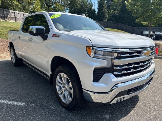 White (Iridescent Pearl Tricoat) 2023 Chevrolet Silverado 1500 Pickup Truck Four-Wheel Drive Automatic